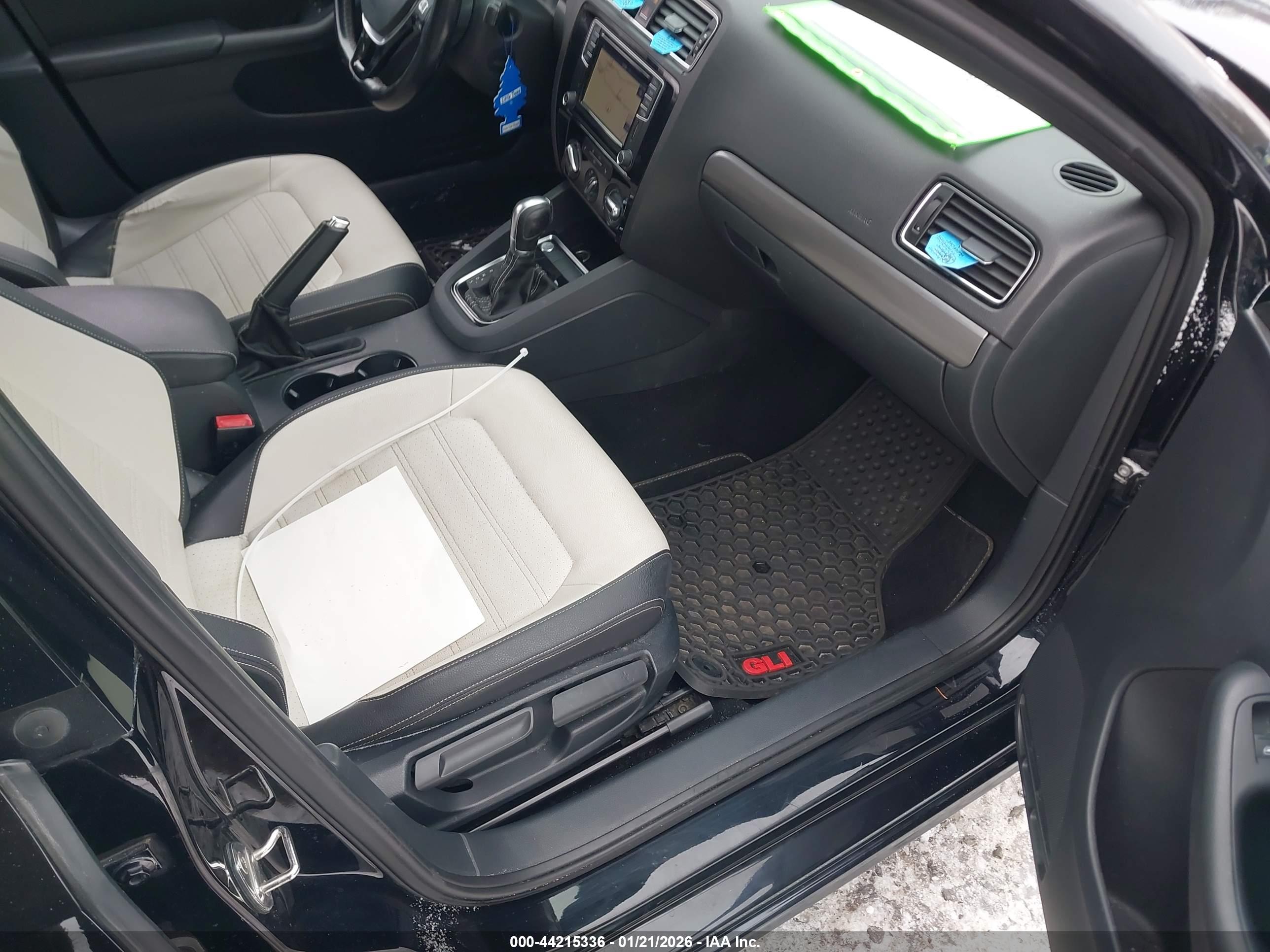 VOLKSWAGEN JETTA image 5
