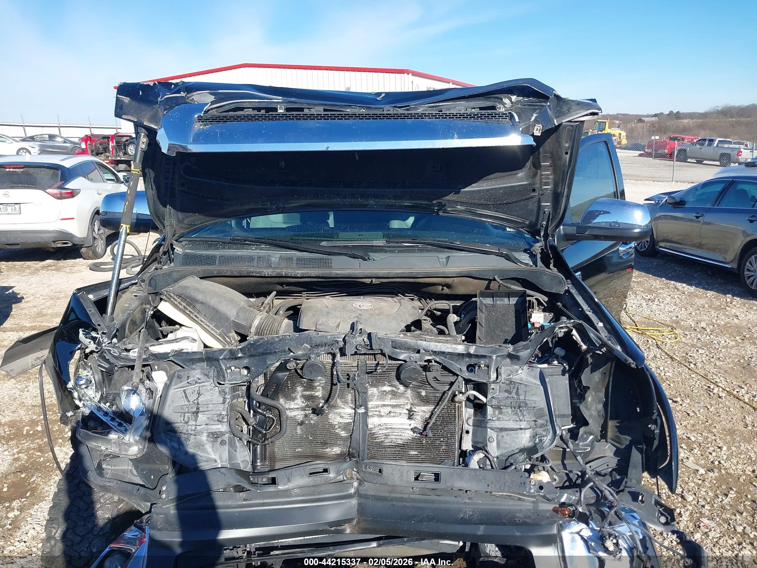 TOYOTA TUNDRA image 10
