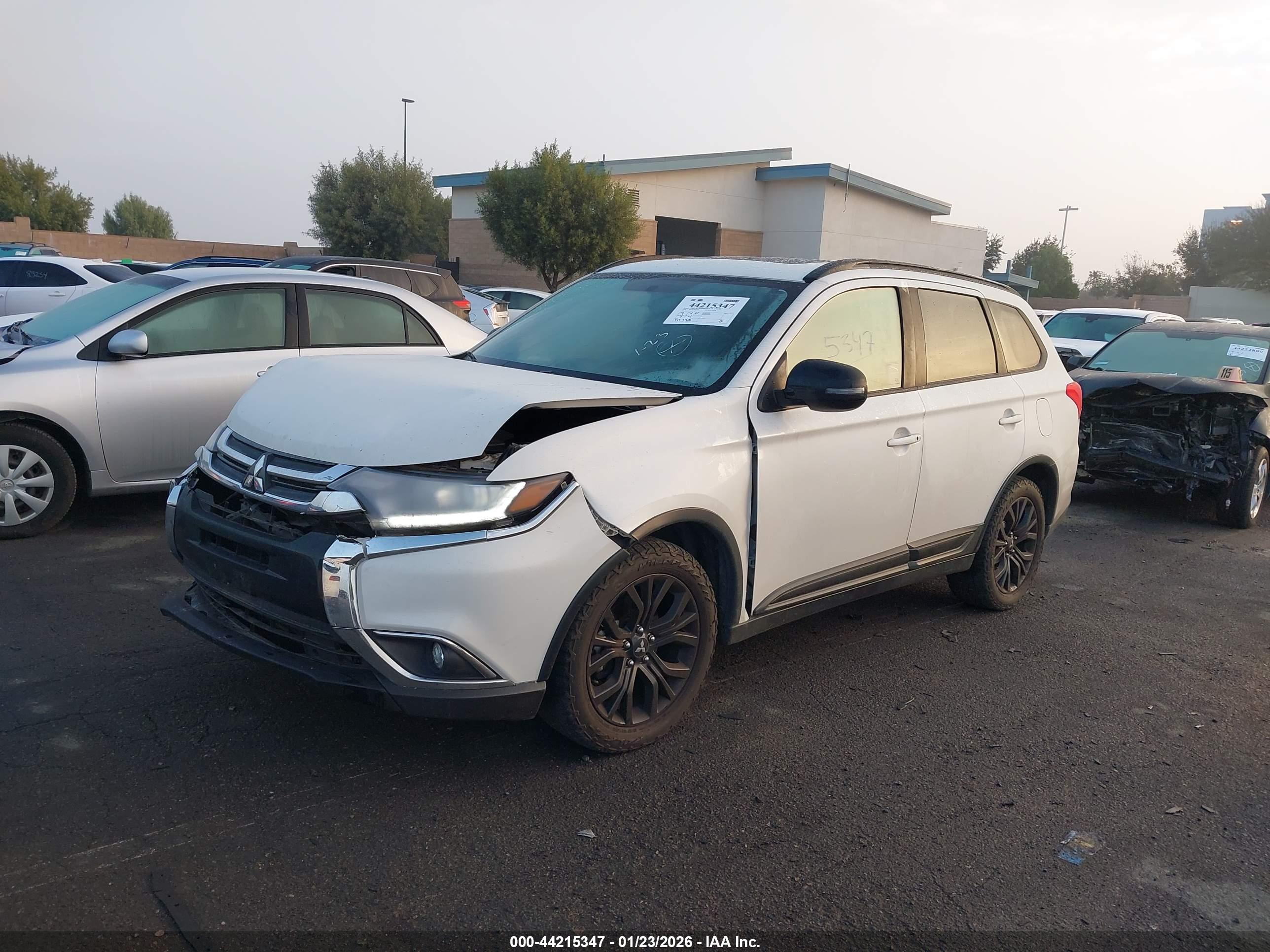 MITSUBISHI OUTLANDER image 6