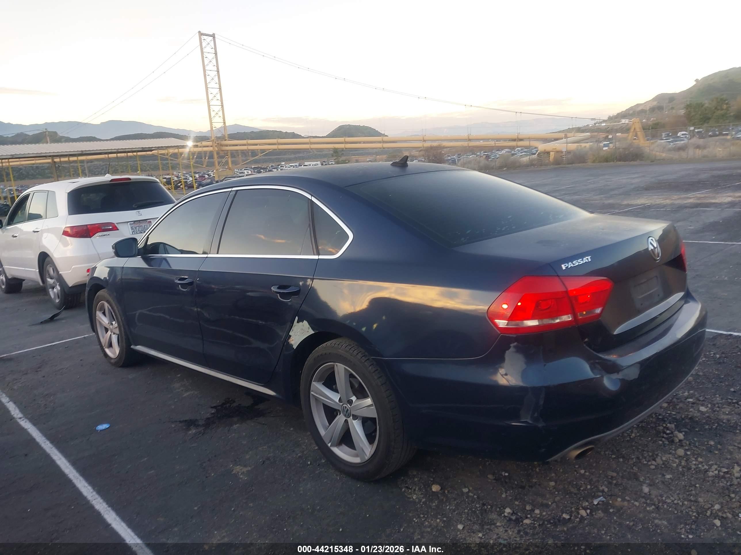 VOLKSWAGEN PASSAT image 3