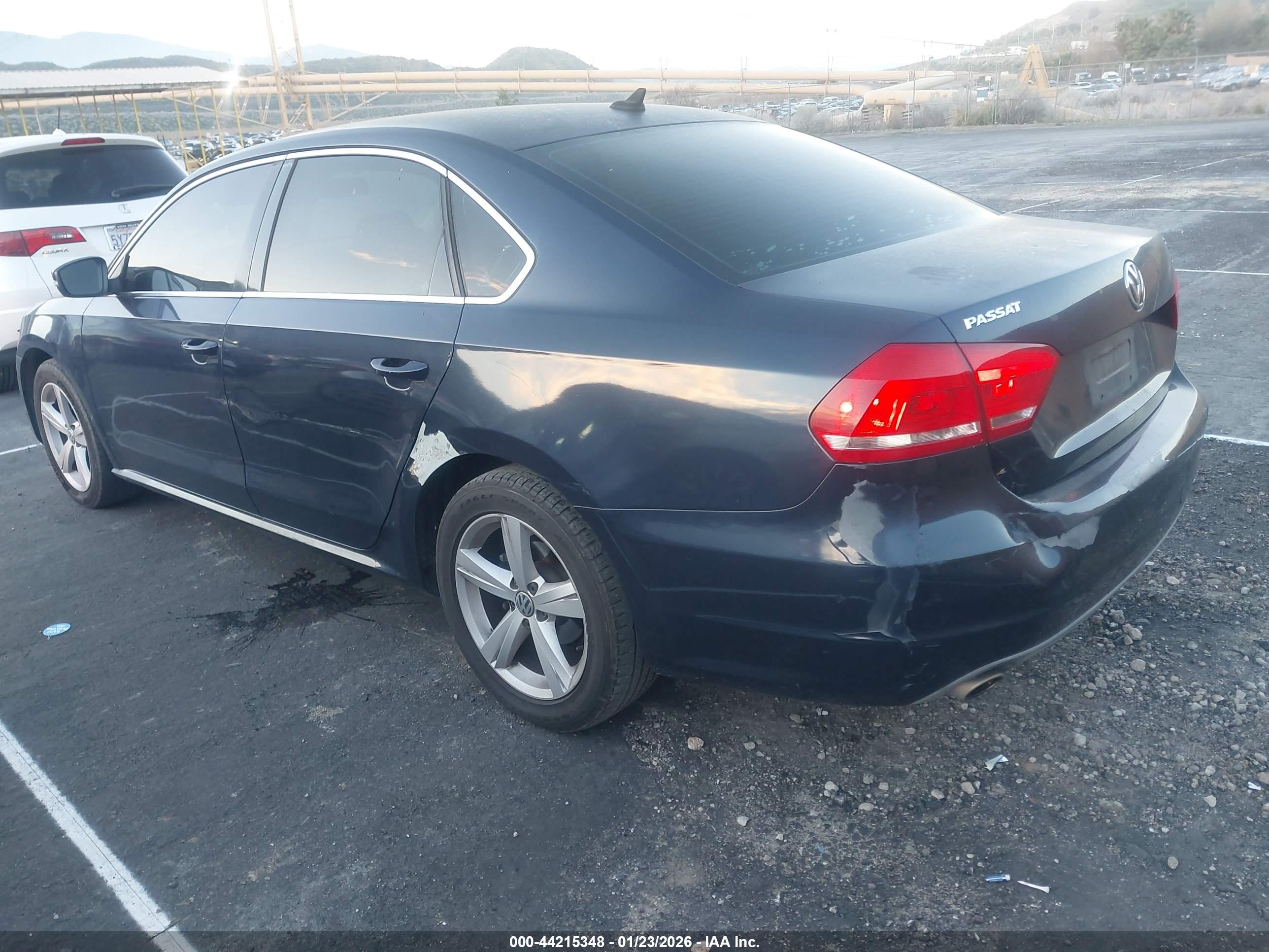 VOLKSWAGEN PASSAT image 6