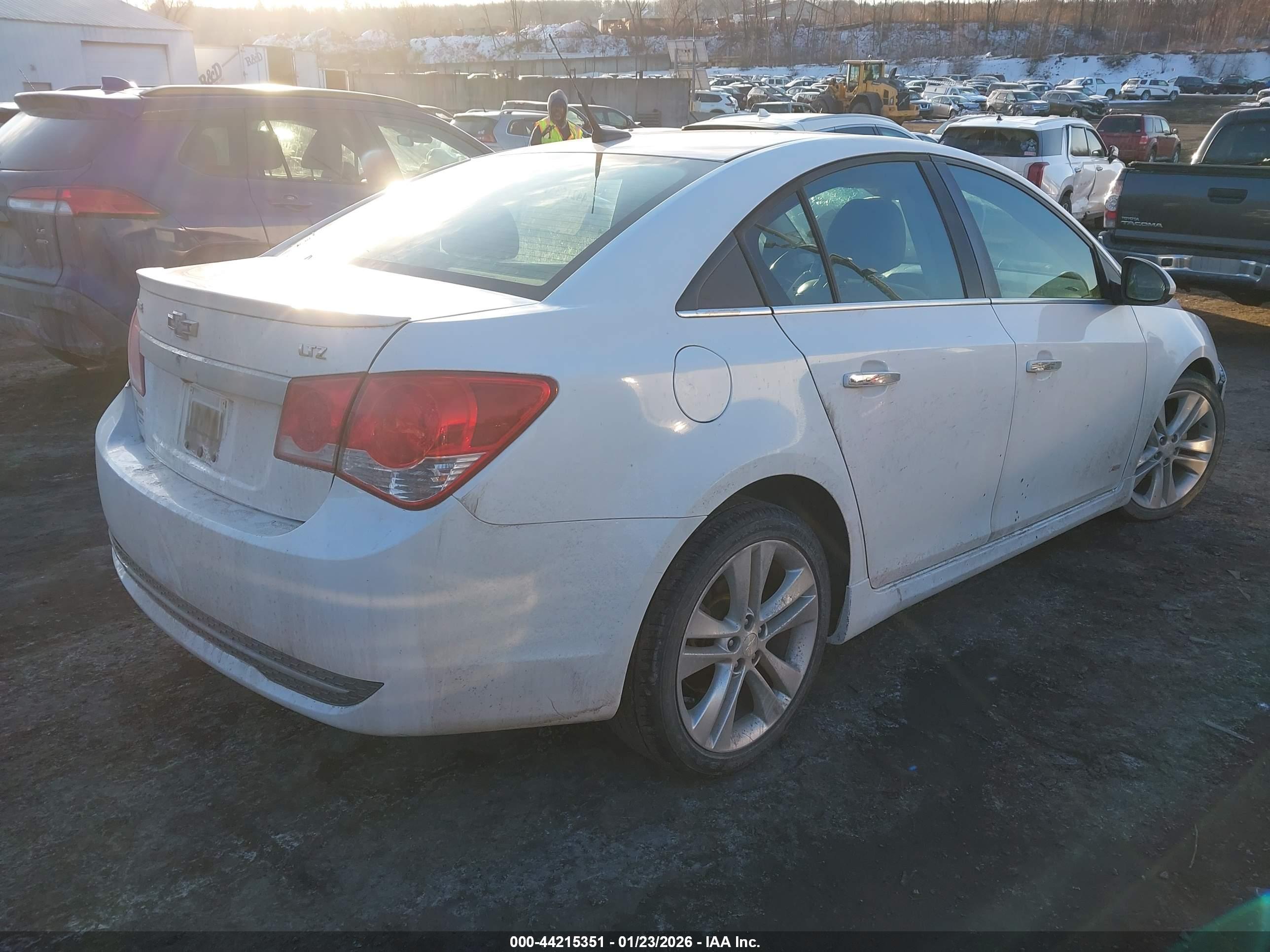 CHEVROLET CRUZE image 4