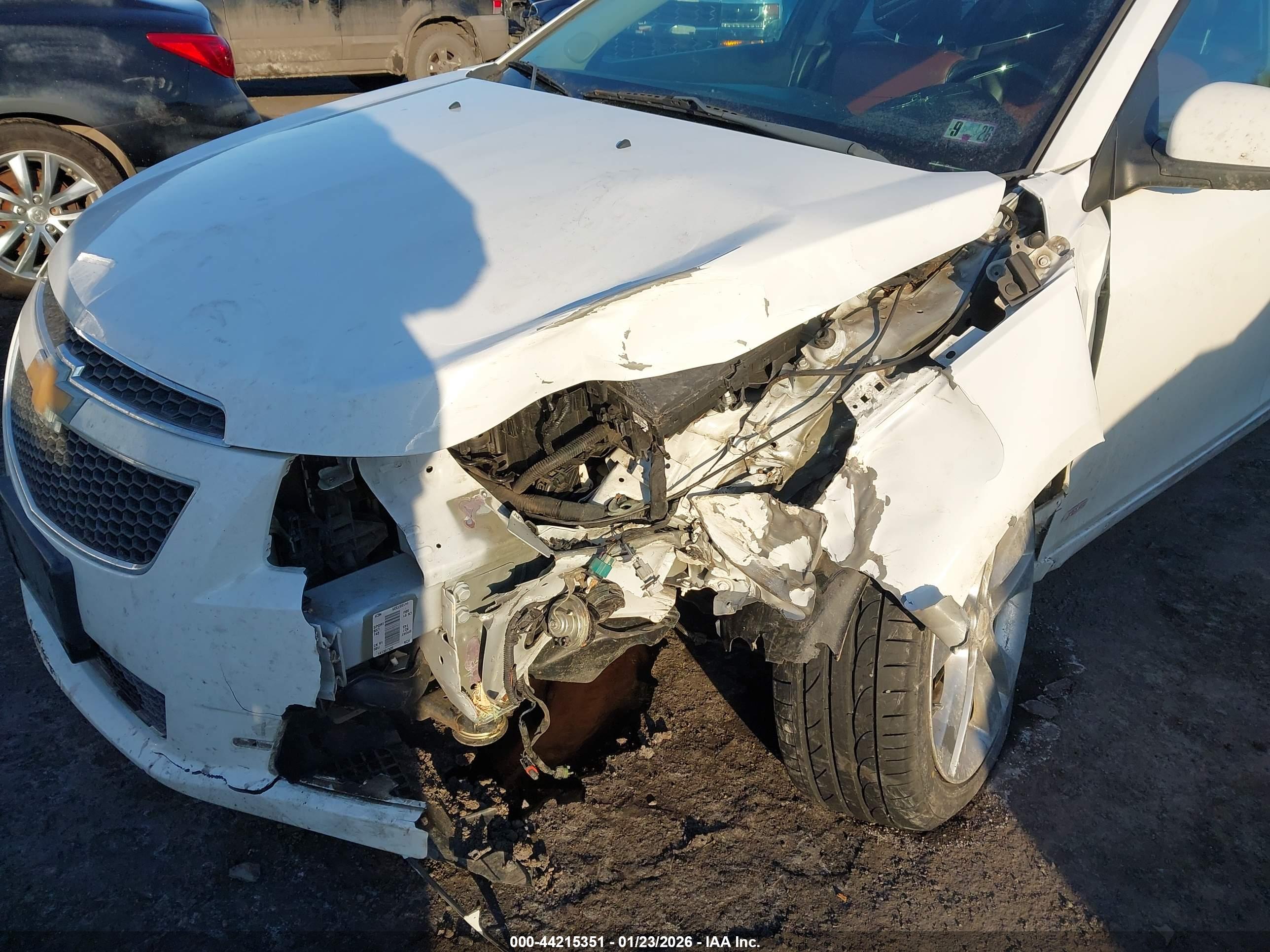 CHEVROLET CRUZE image 6