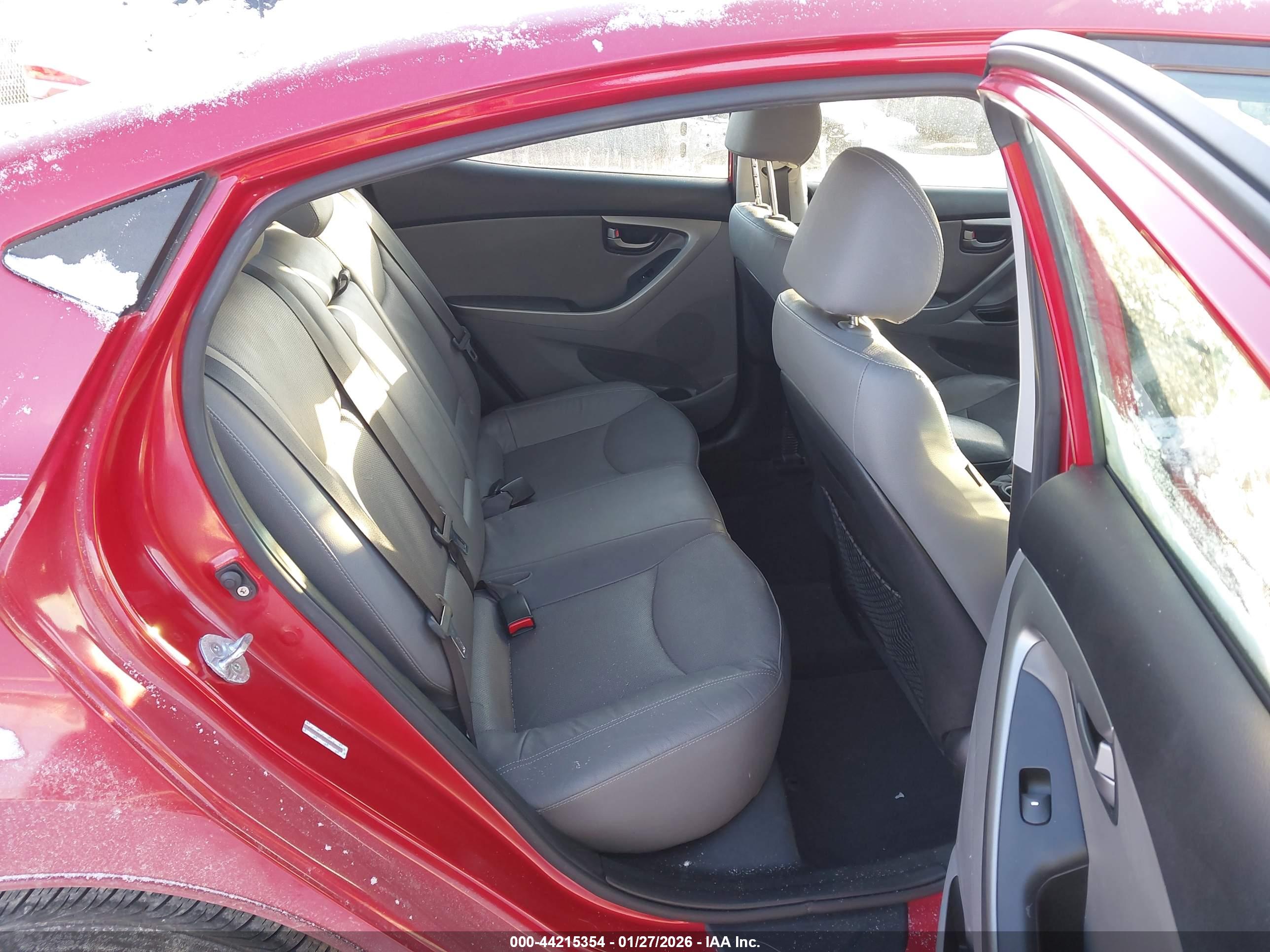 HYUNDAI ELANTRA image 8