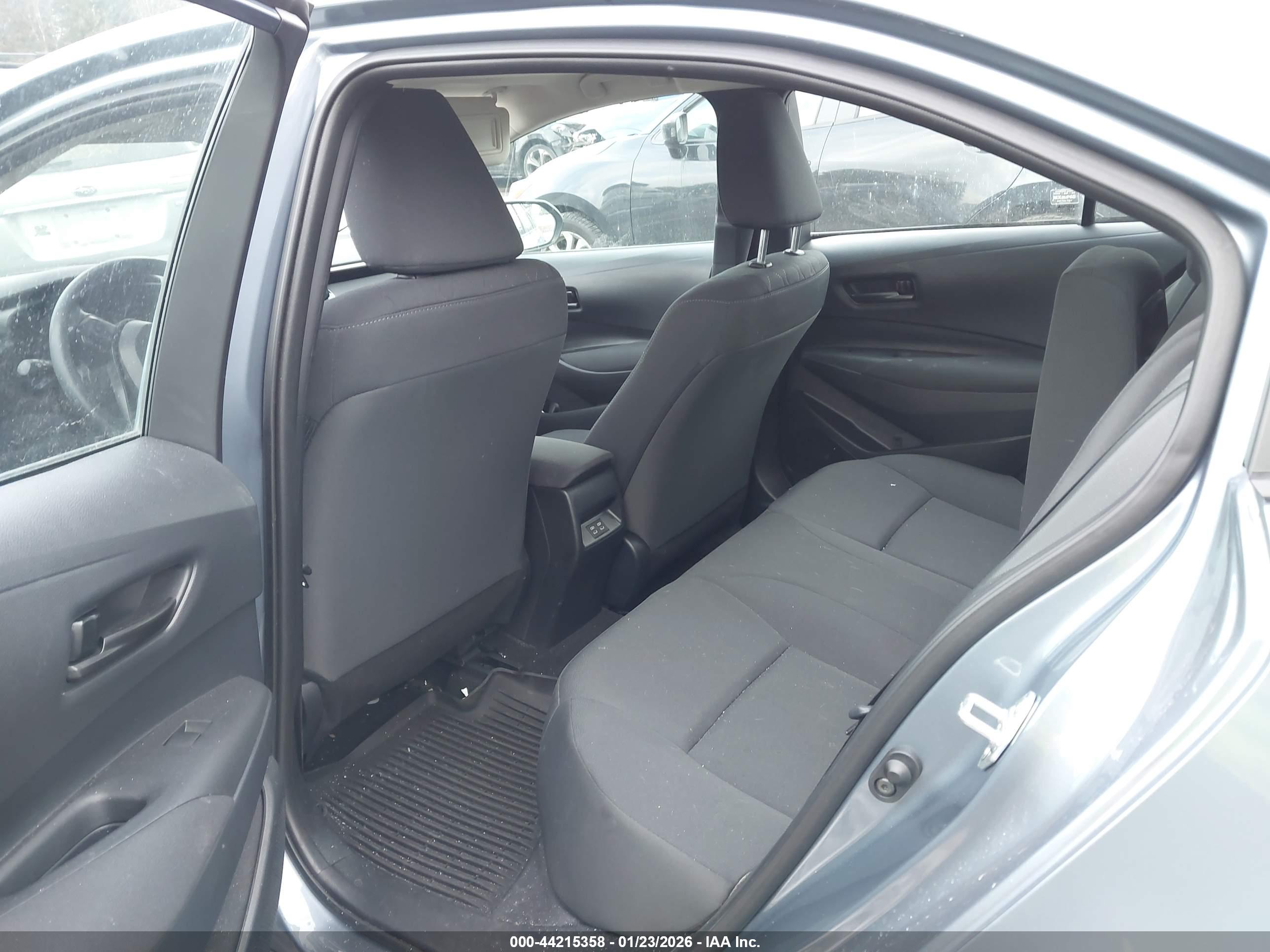 TOYOTA COROLLA image 8