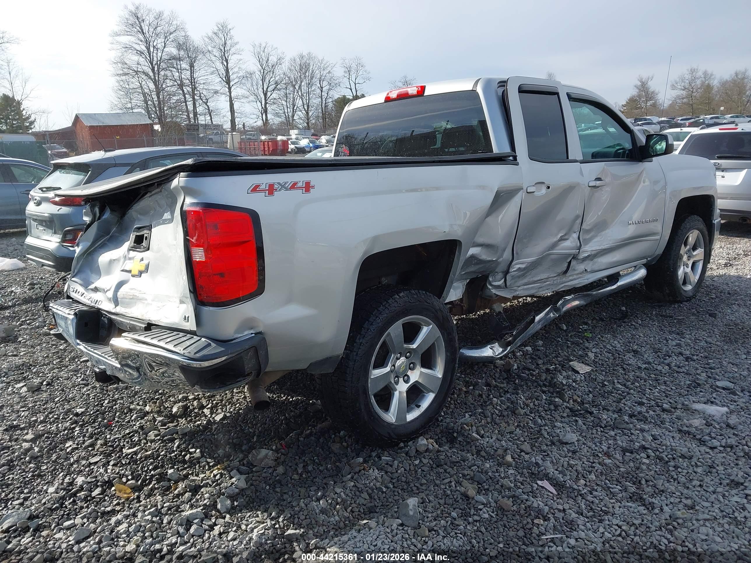 CHEVROLET SILVERADO image 4