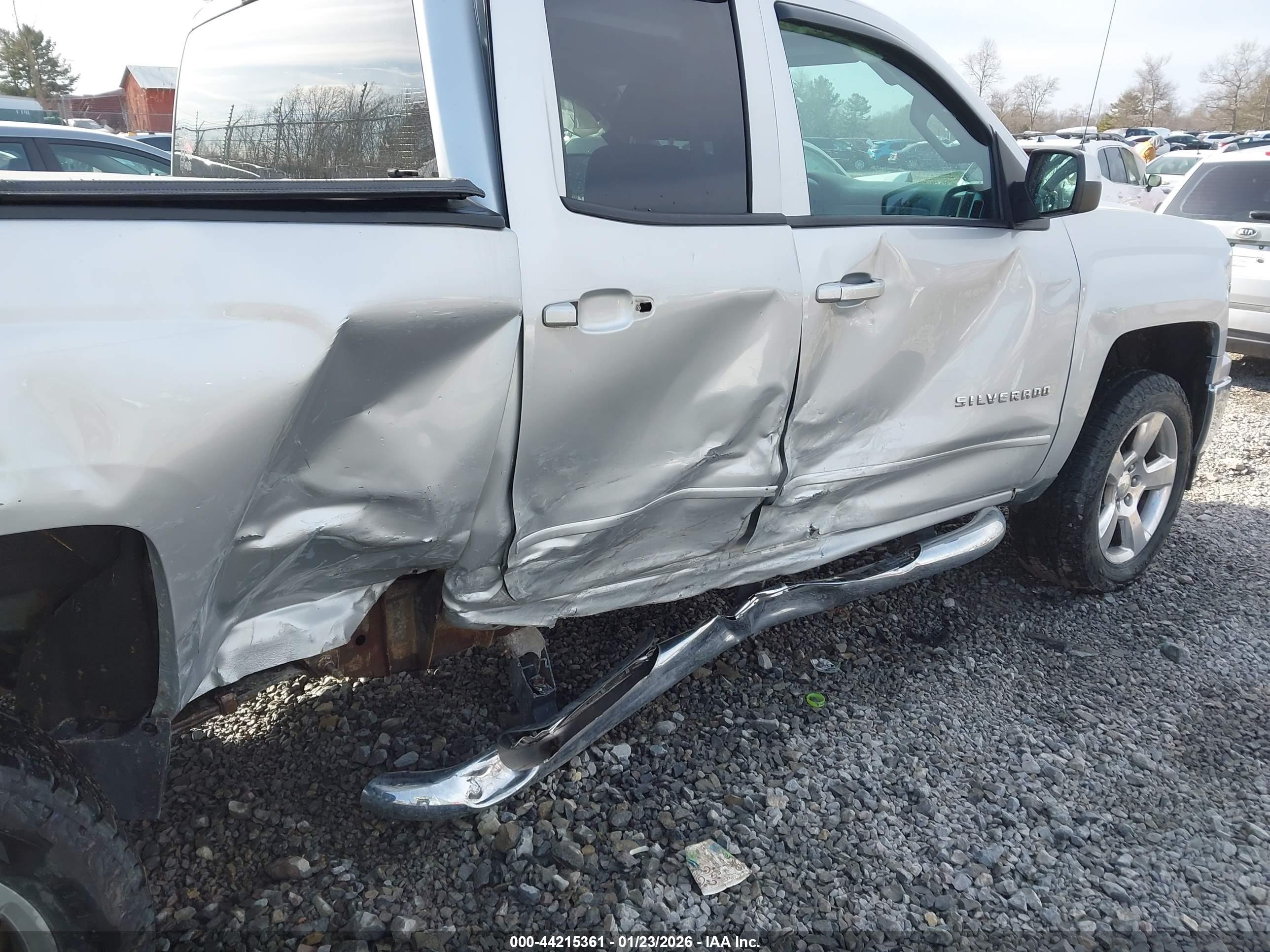 CHEVROLET SILVERADO image 6