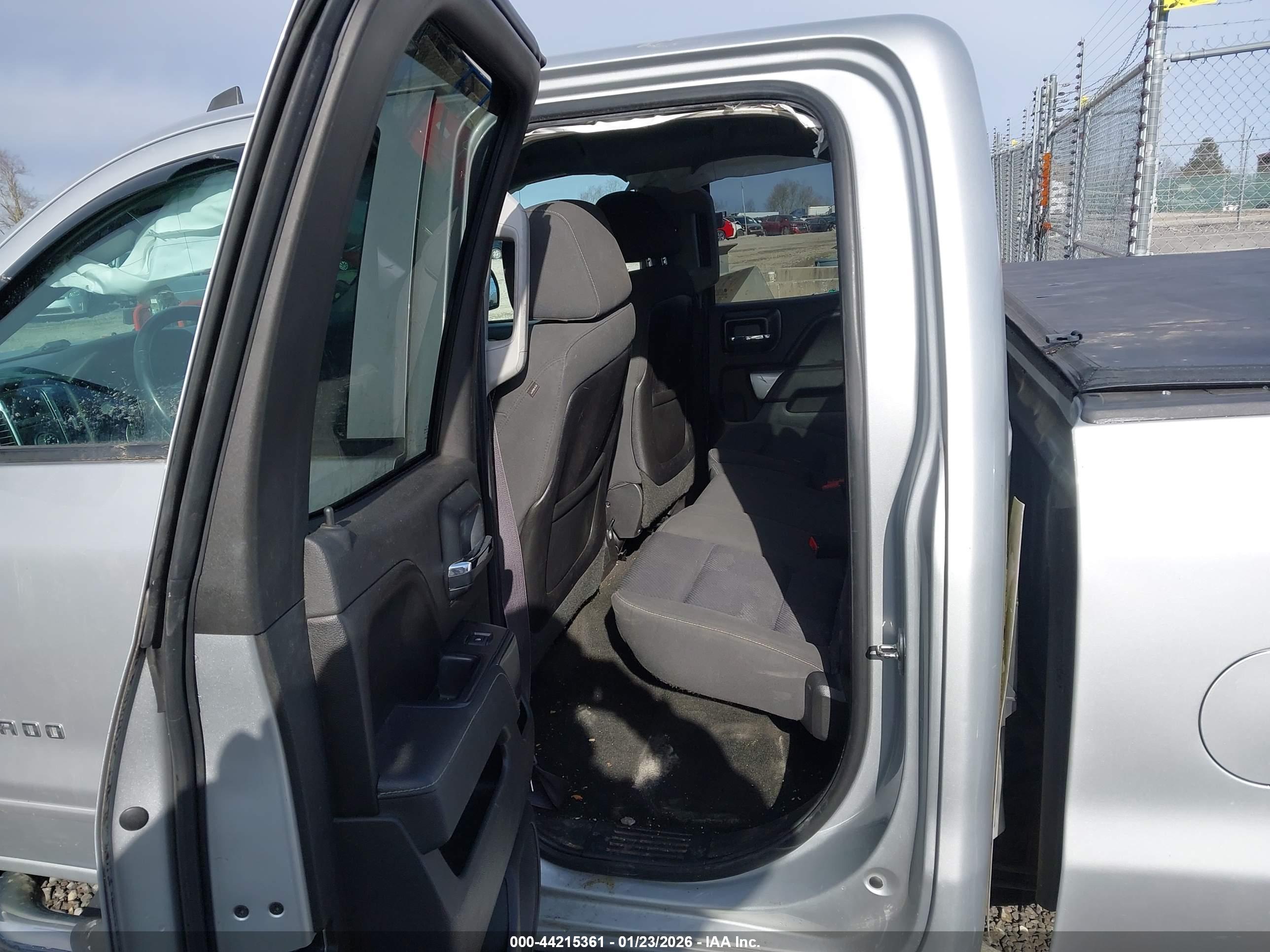 CHEVROLET SILVERADO image 8