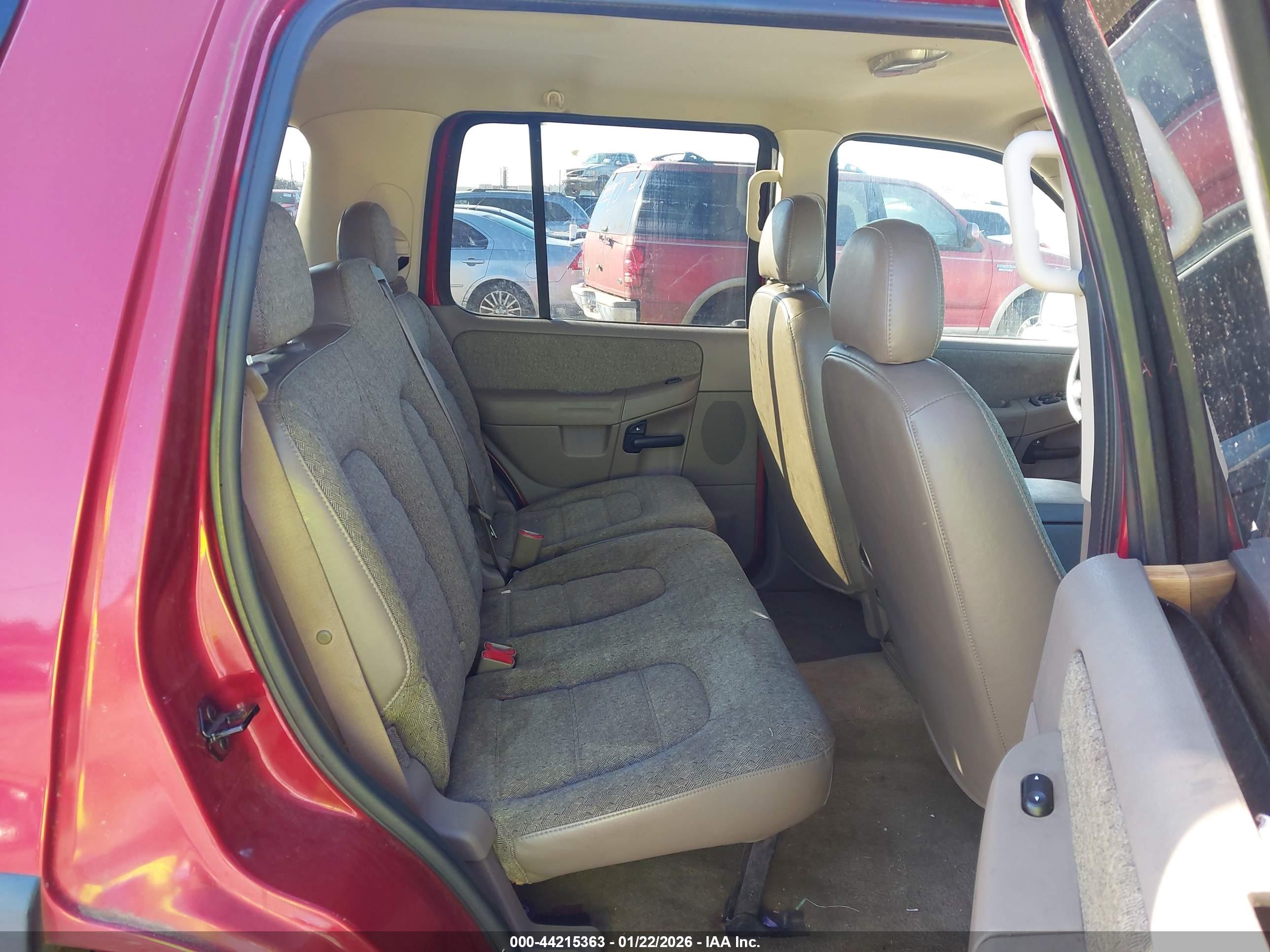 FORD EXPLORER image 8