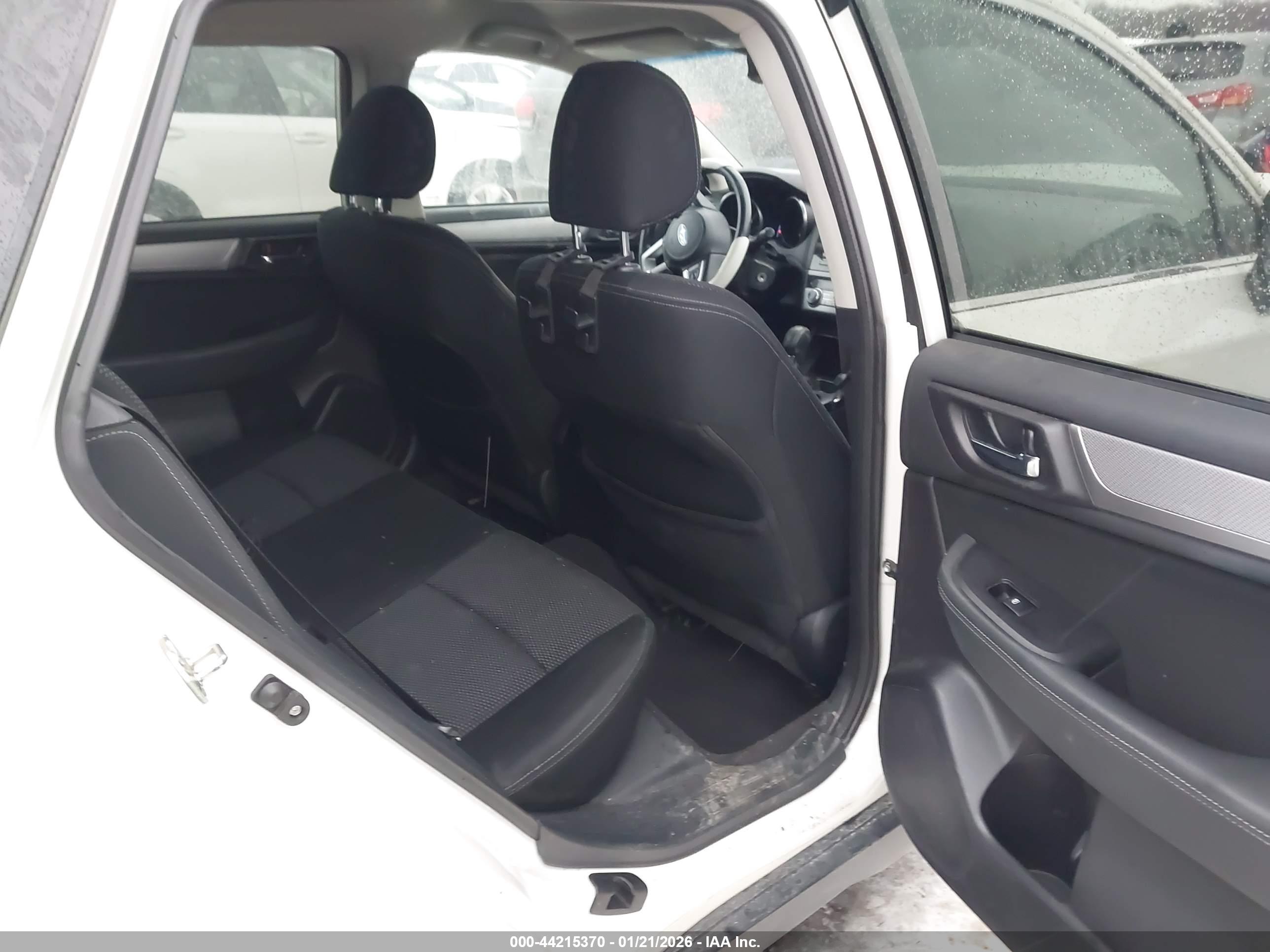 SUBARU OUTBACK image 8