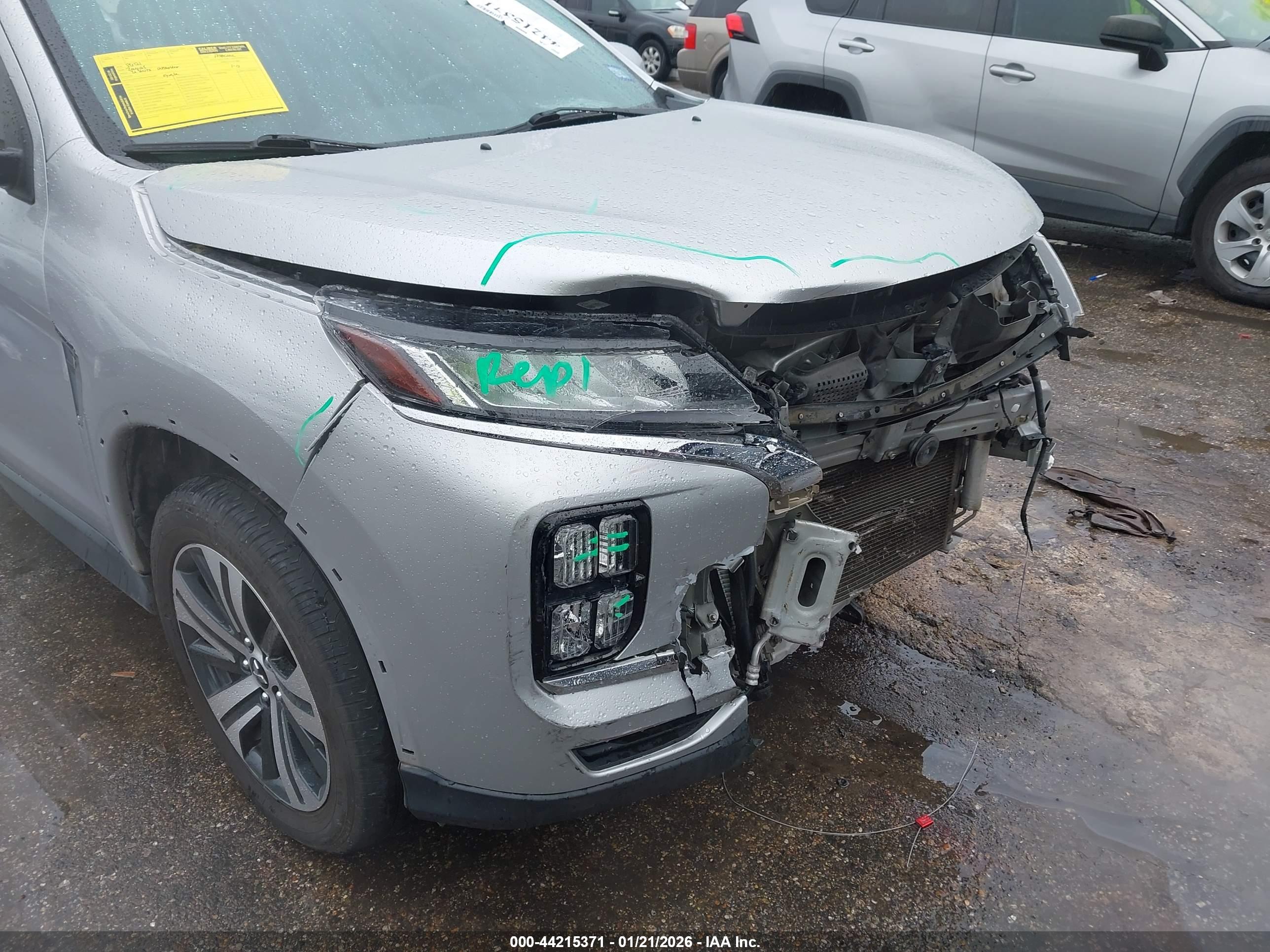 MITSUBISHI OUTLANDER image 6