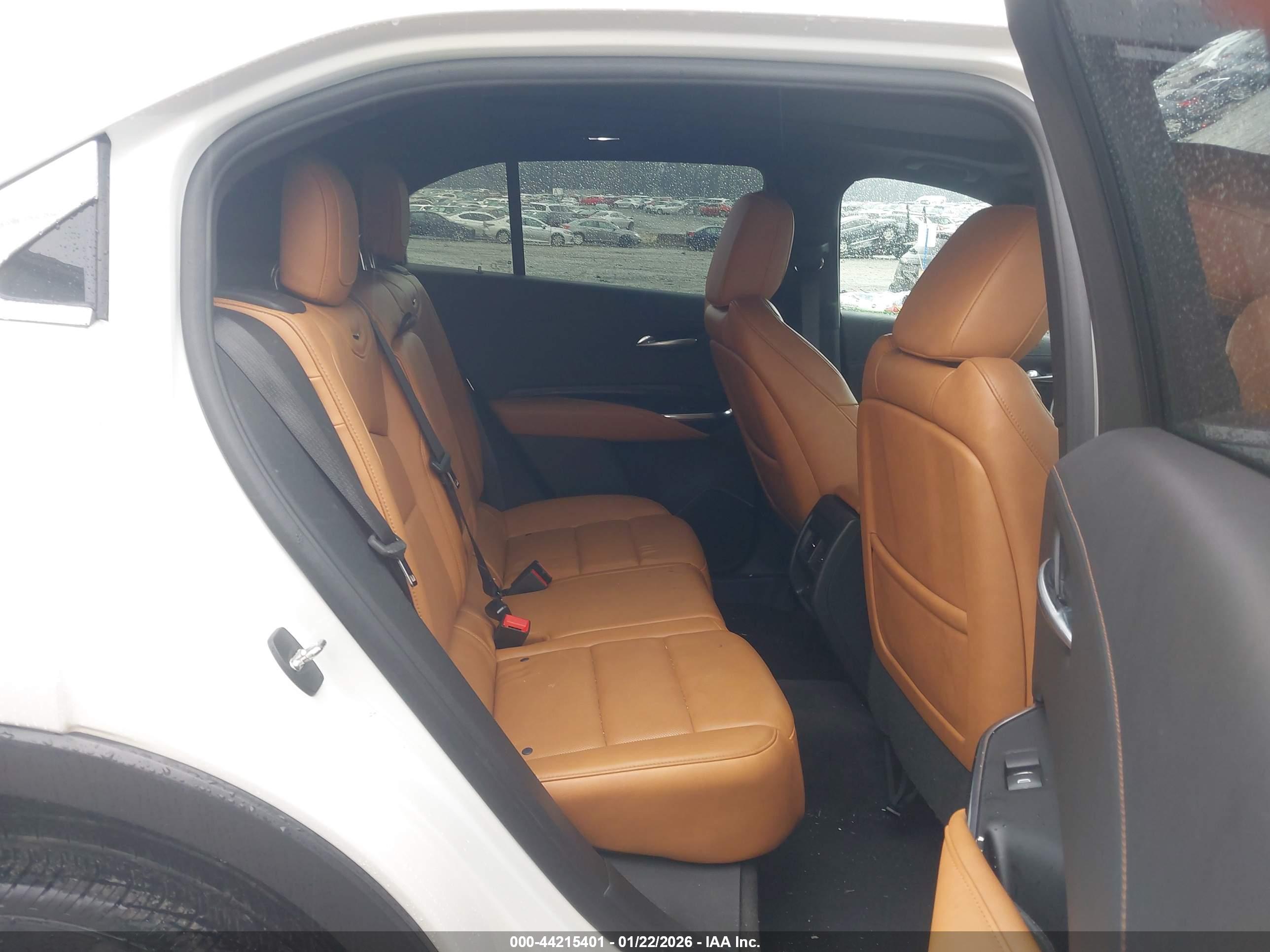 CADILLAC XT4 image 8