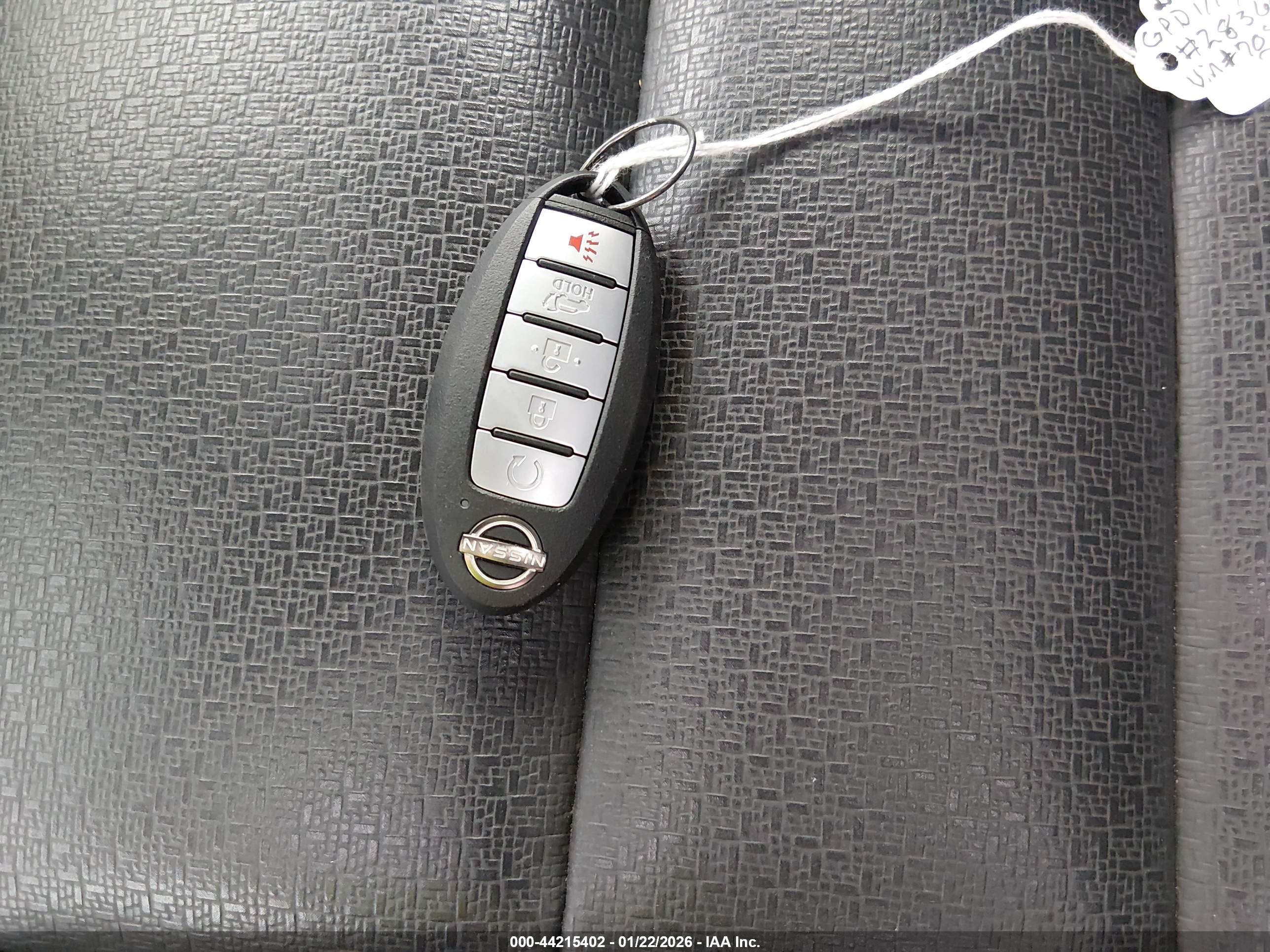 NISSAN ROGUE image 11