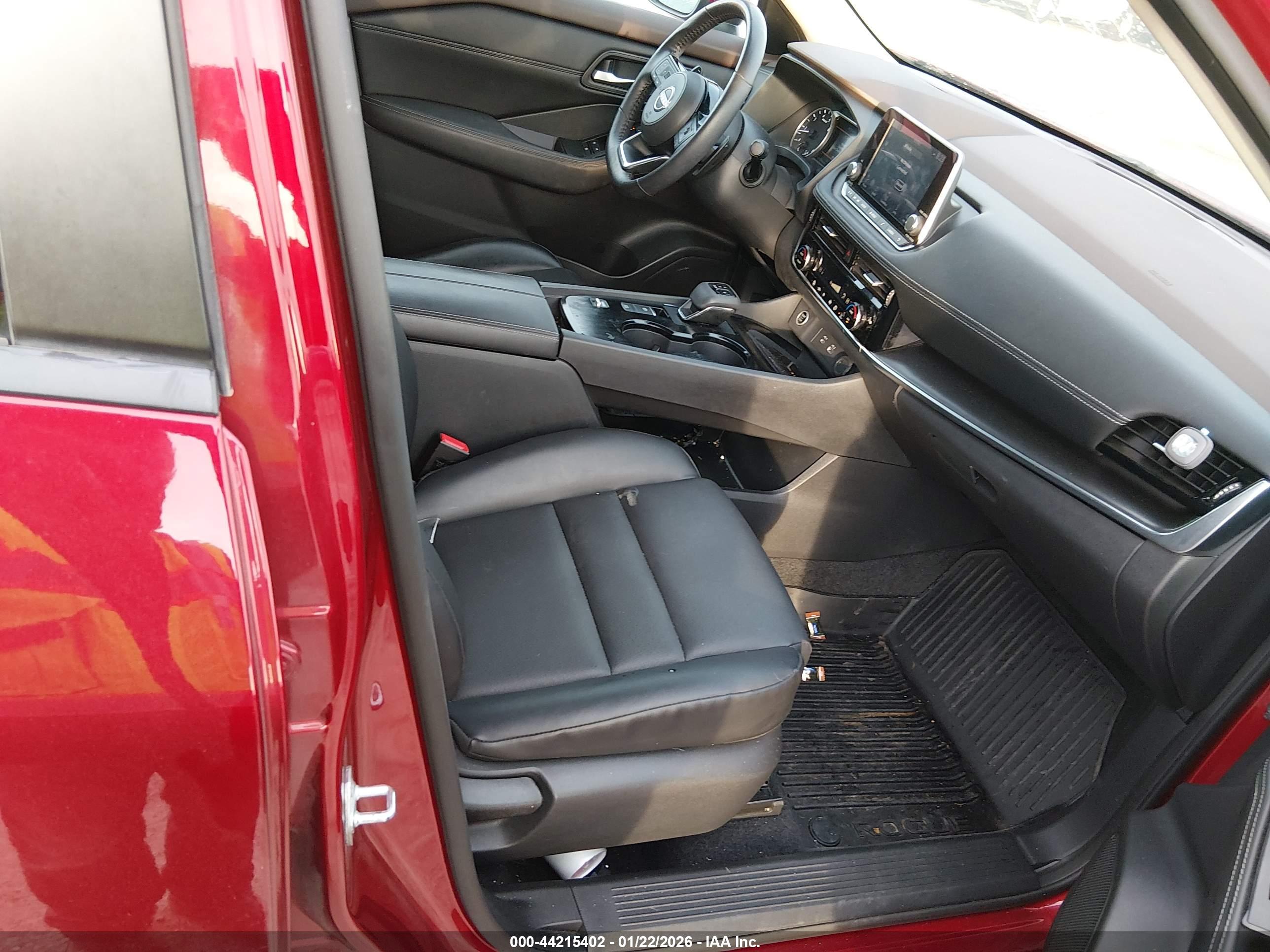 NISSAN ROGUE image 5