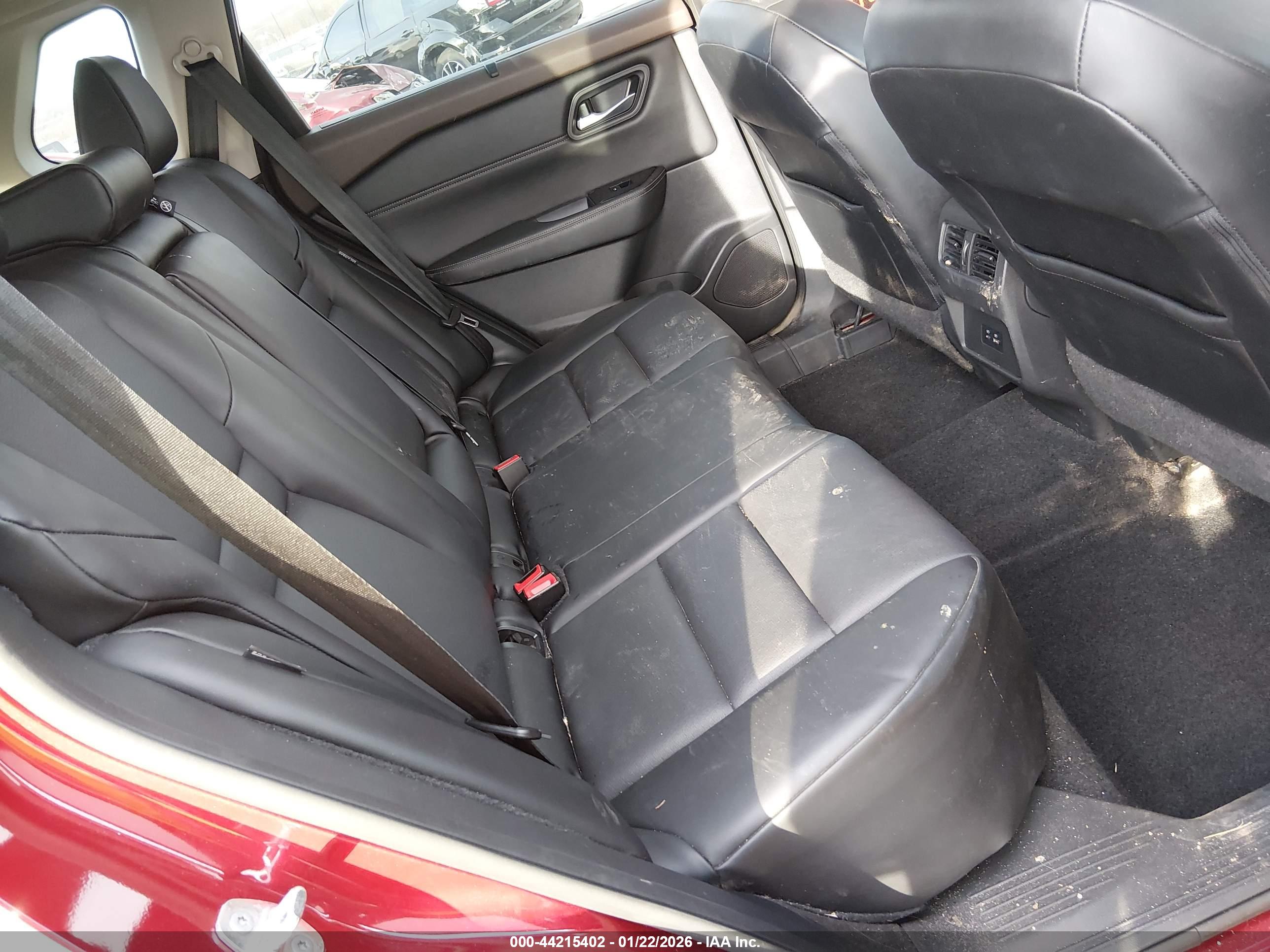NISSAN ROGUE image 8