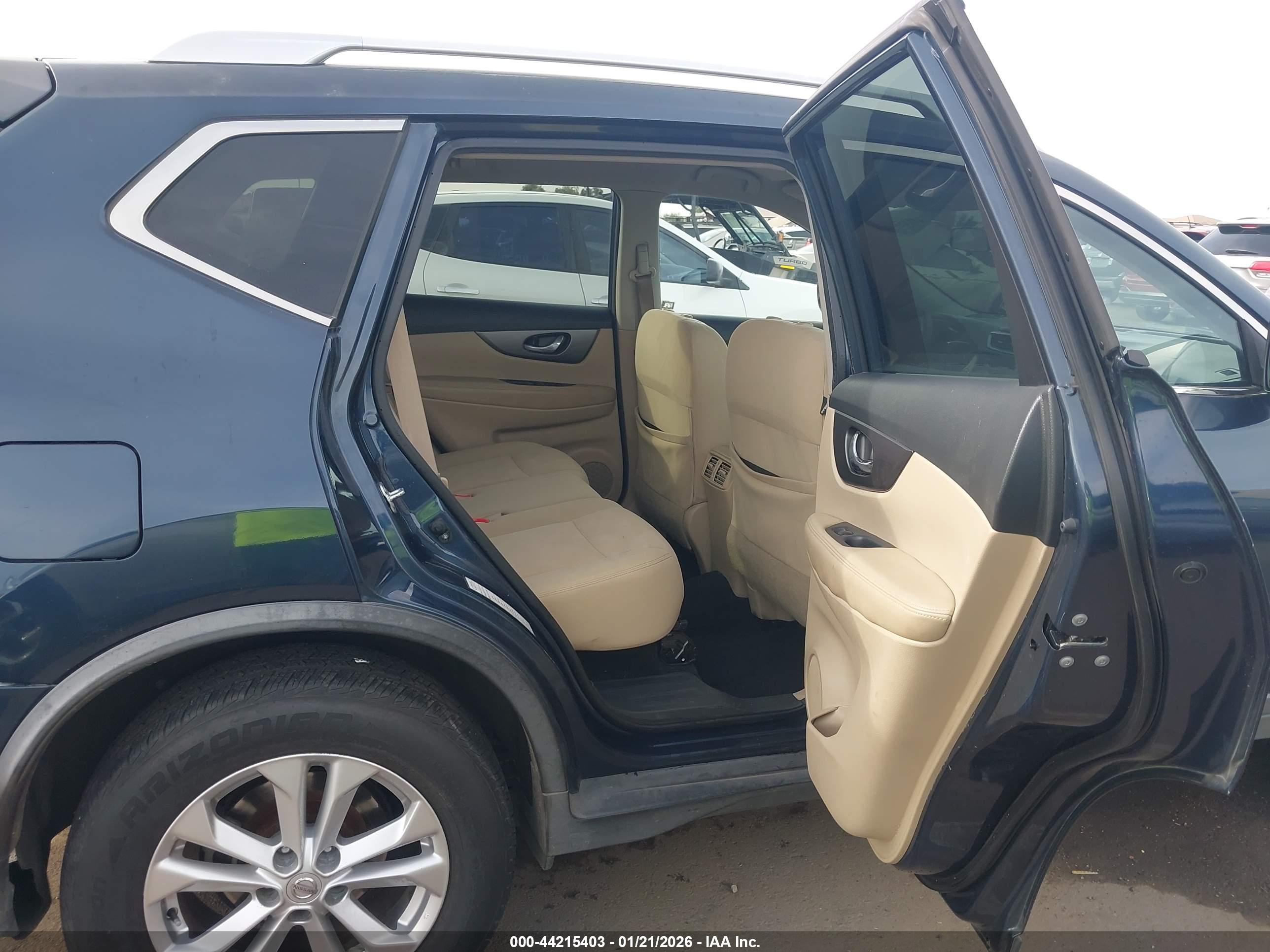 NISSAN ROGUE image 8