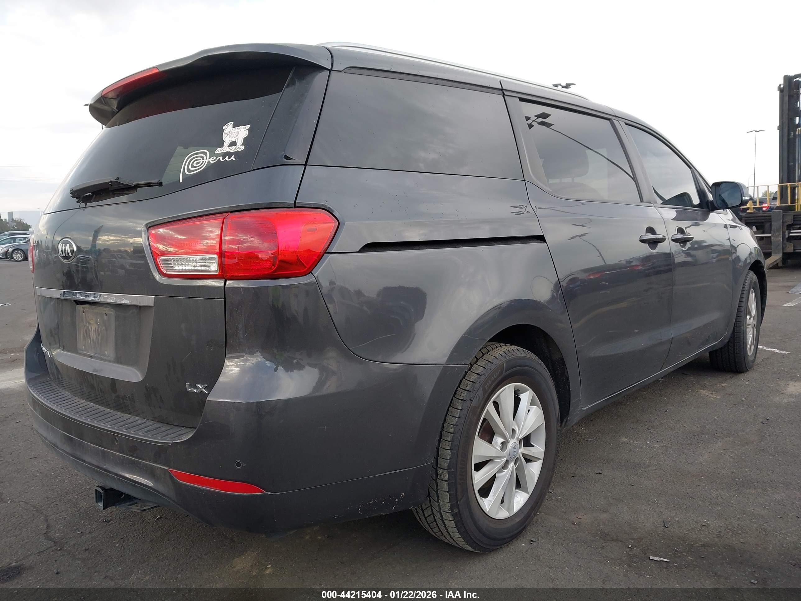 KIA SEDONA image 4