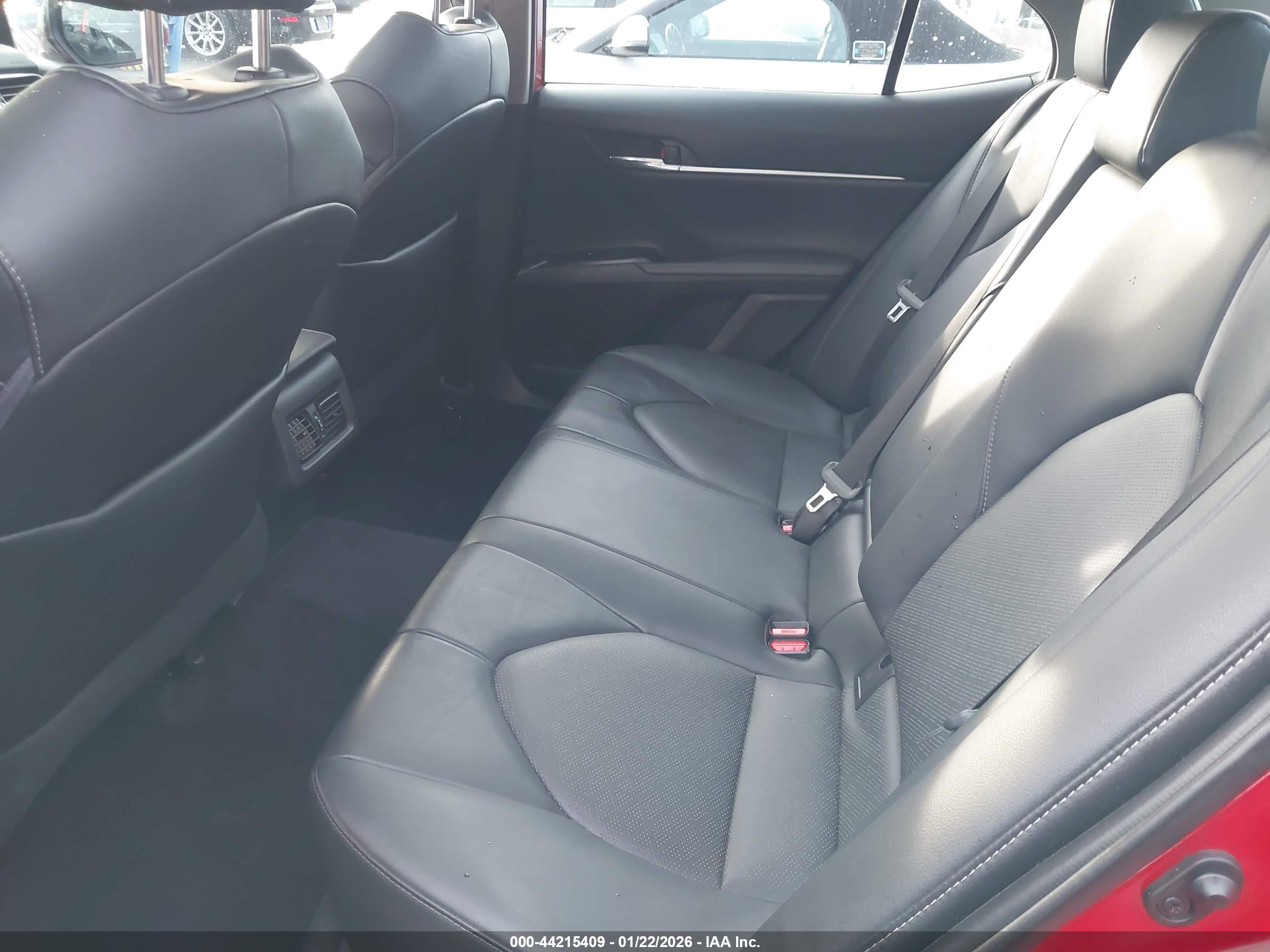 TOYOTA CAMRY image 8