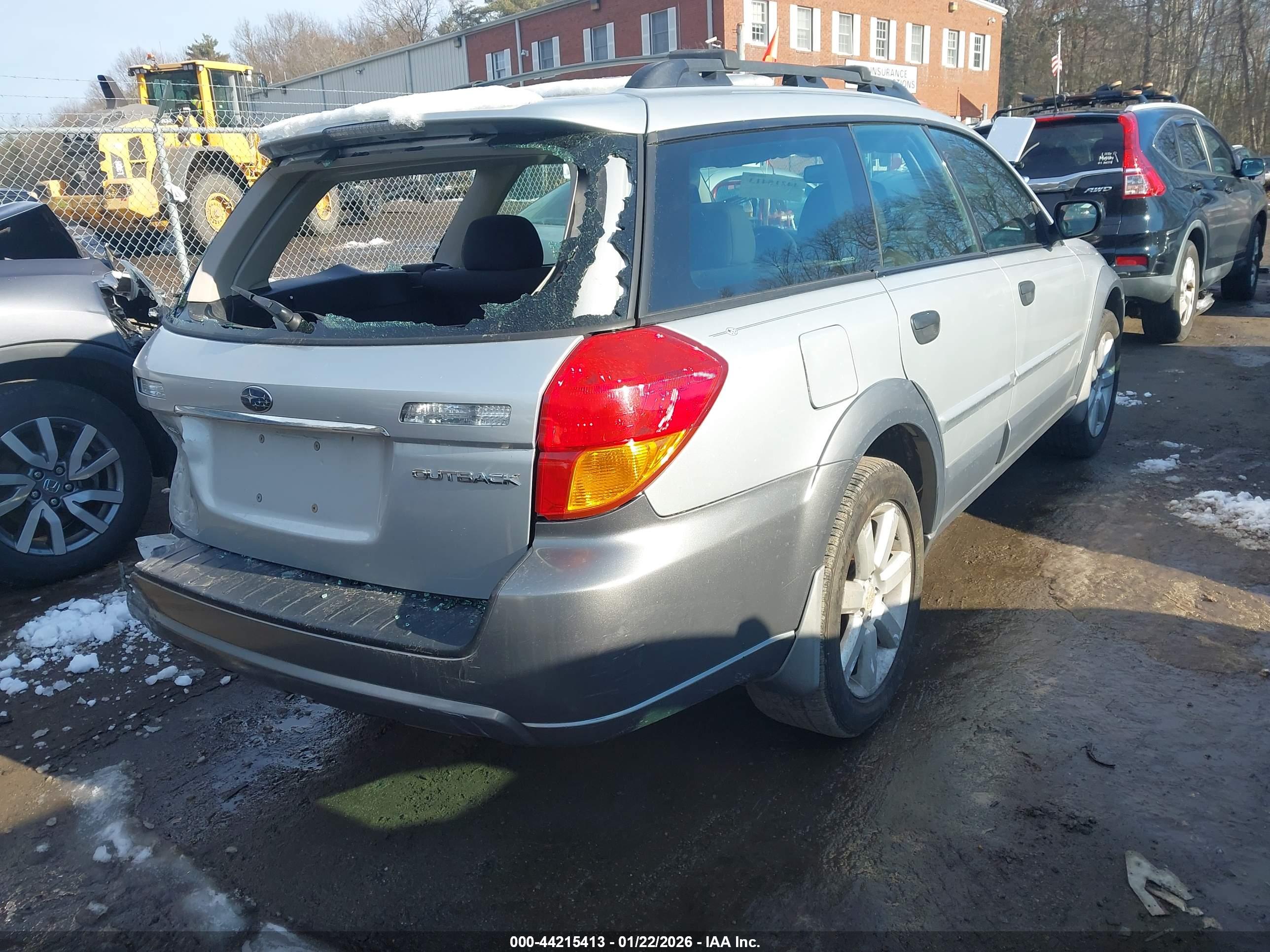 SUBARU OUTBACK image 4
