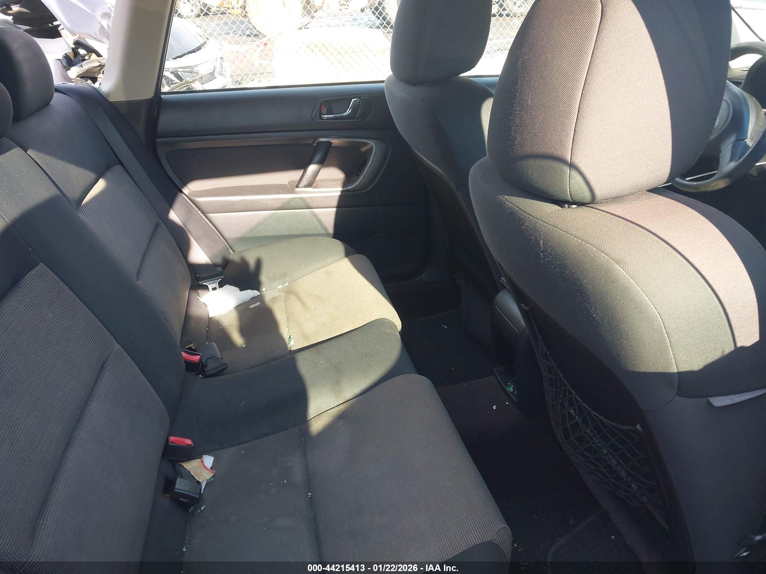SUBARU OUTBACK image 8