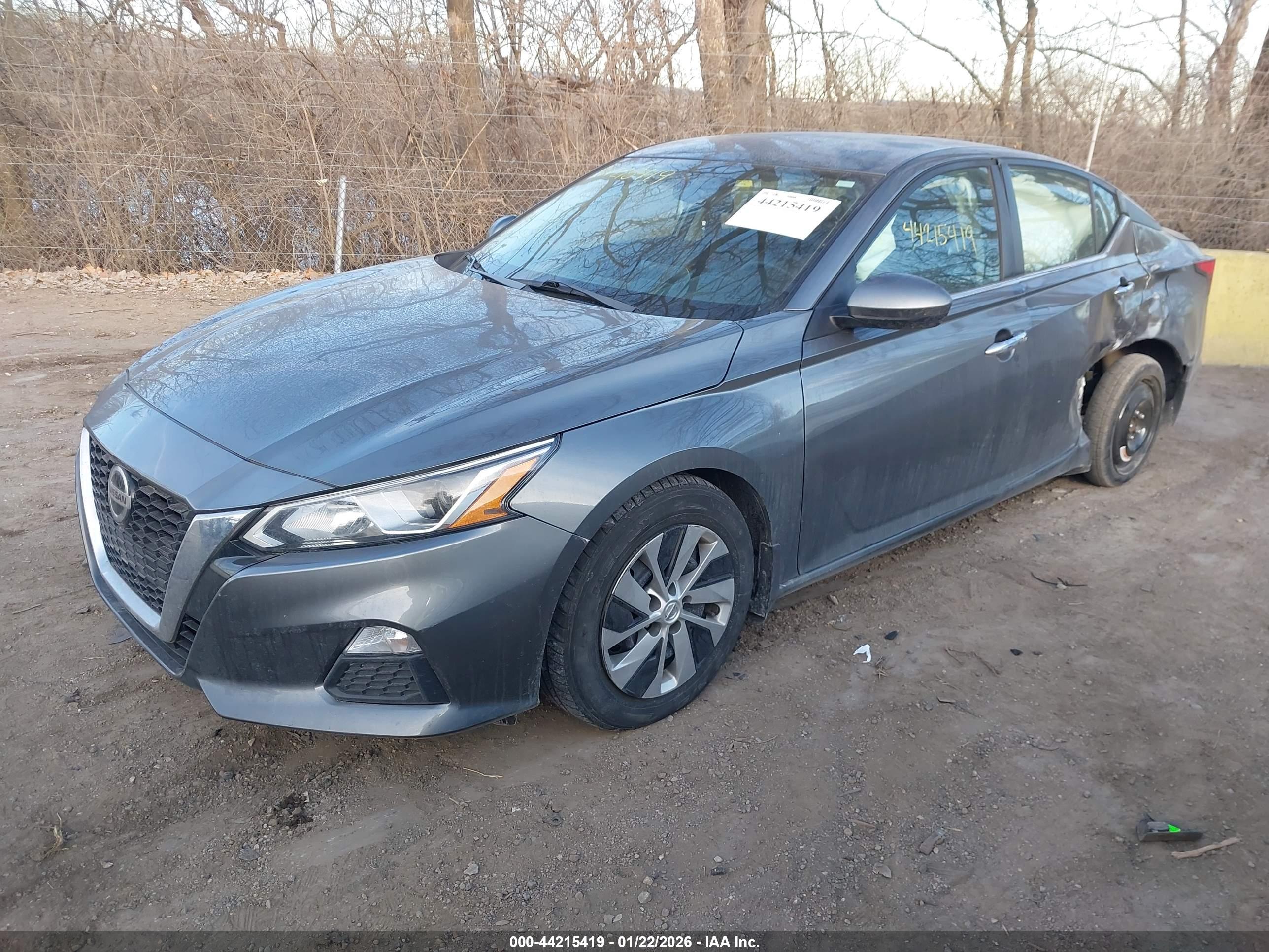 NISSAN ALTIMA image 2