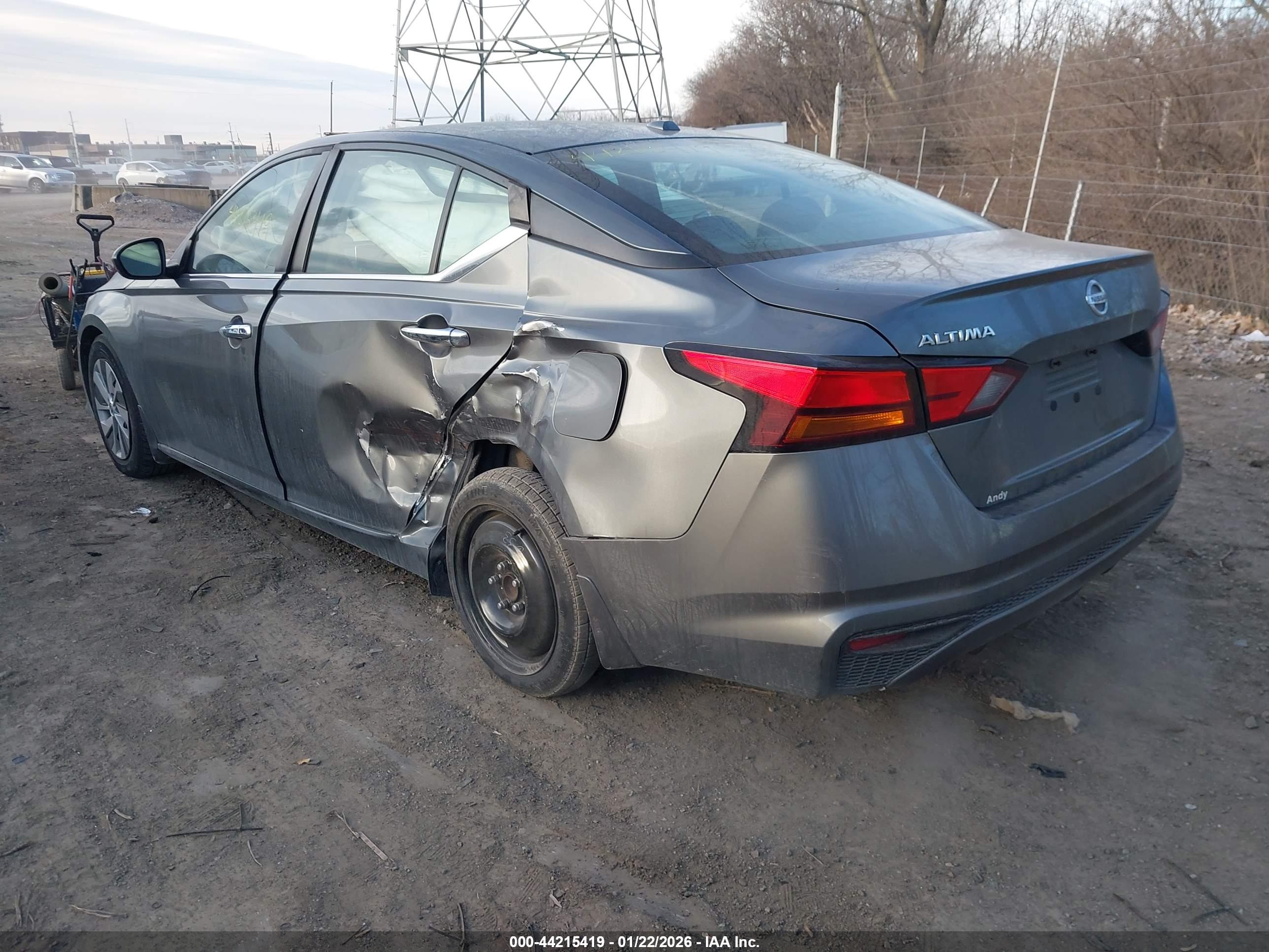 NISSAN ALTIMA image 3