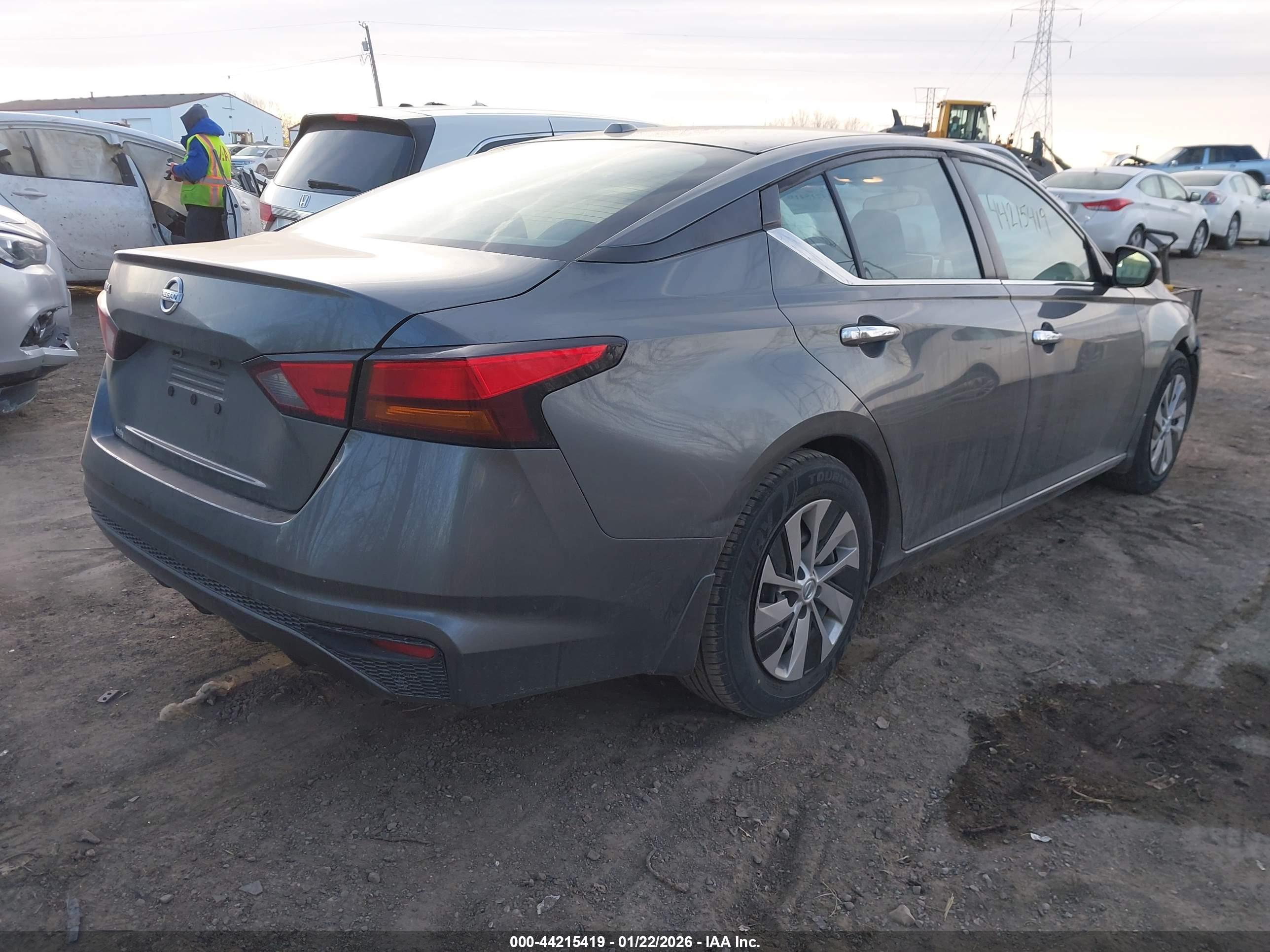 NISSAN ALTIMA image 4