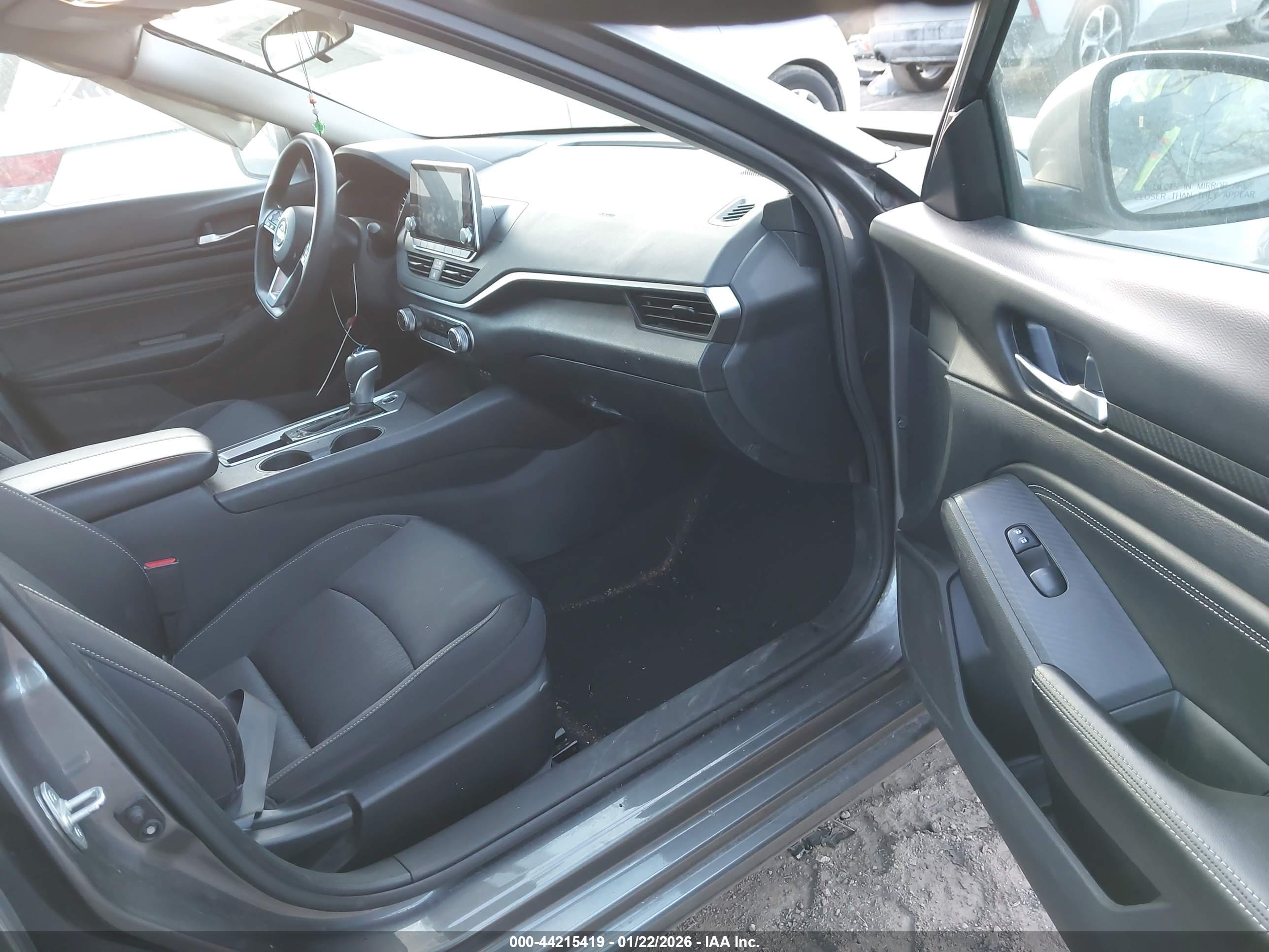 NISSAN ALTIMA image 5