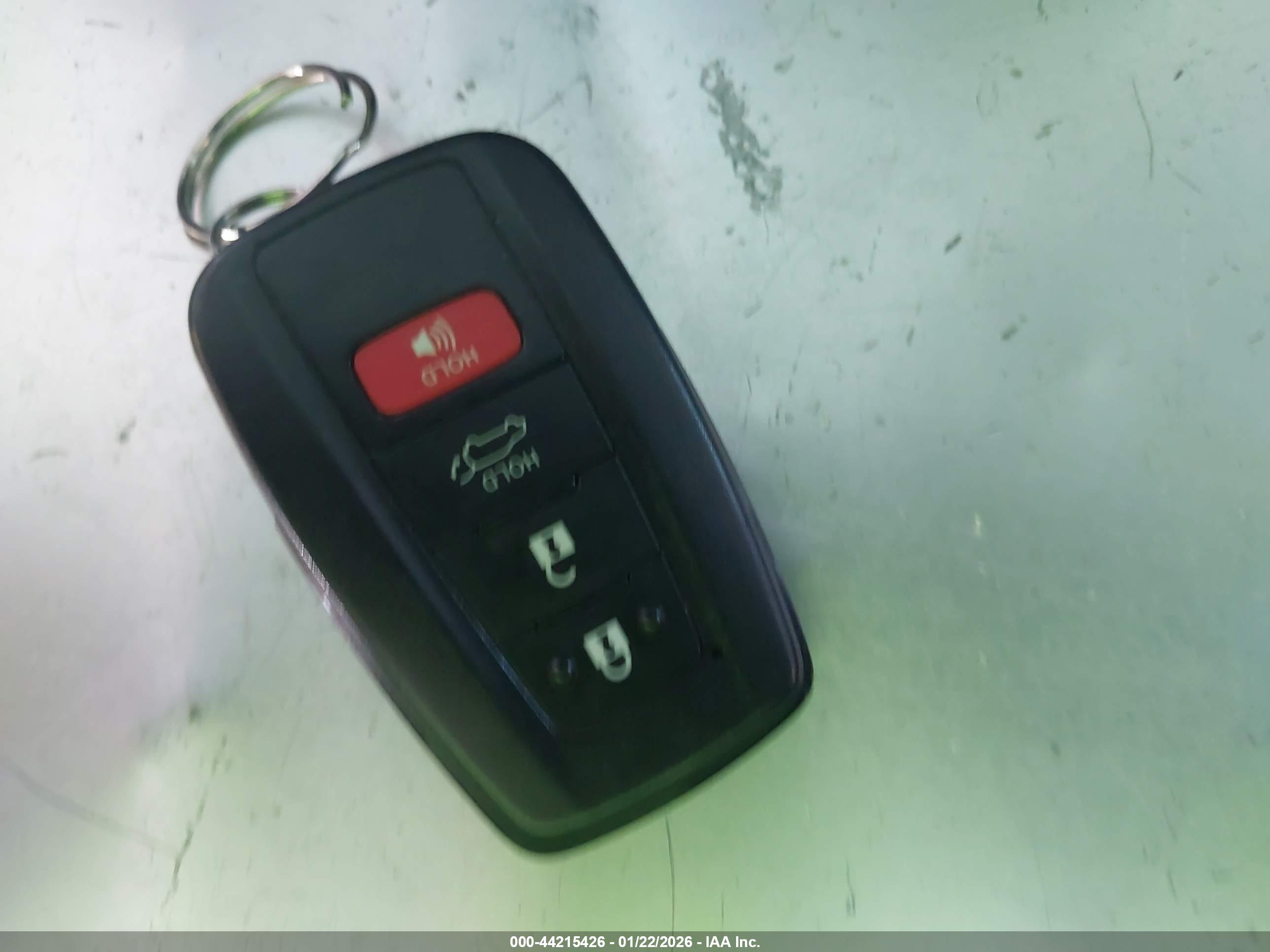 TOYOTA RAV4 image 11