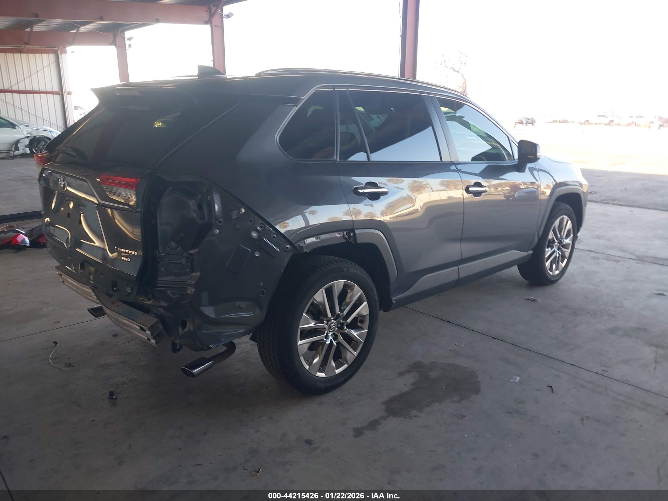 TOYOTA RAV4 image 4