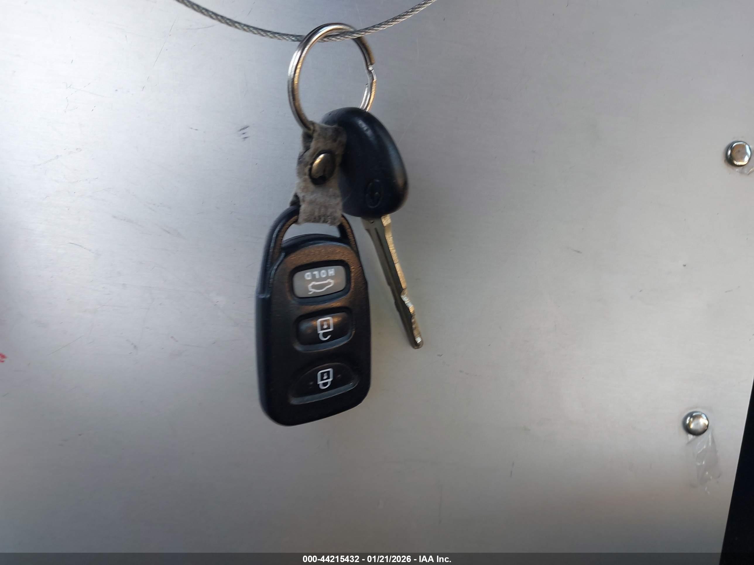 HYUNDAI ELANTRA image 11