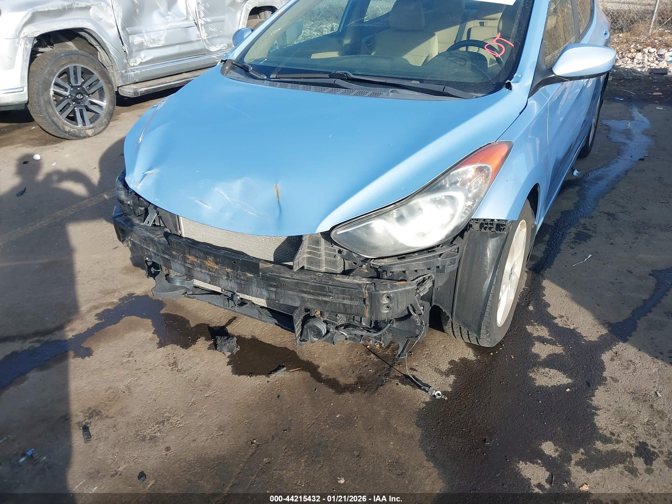 HYUNDAI ELANTRA image 6