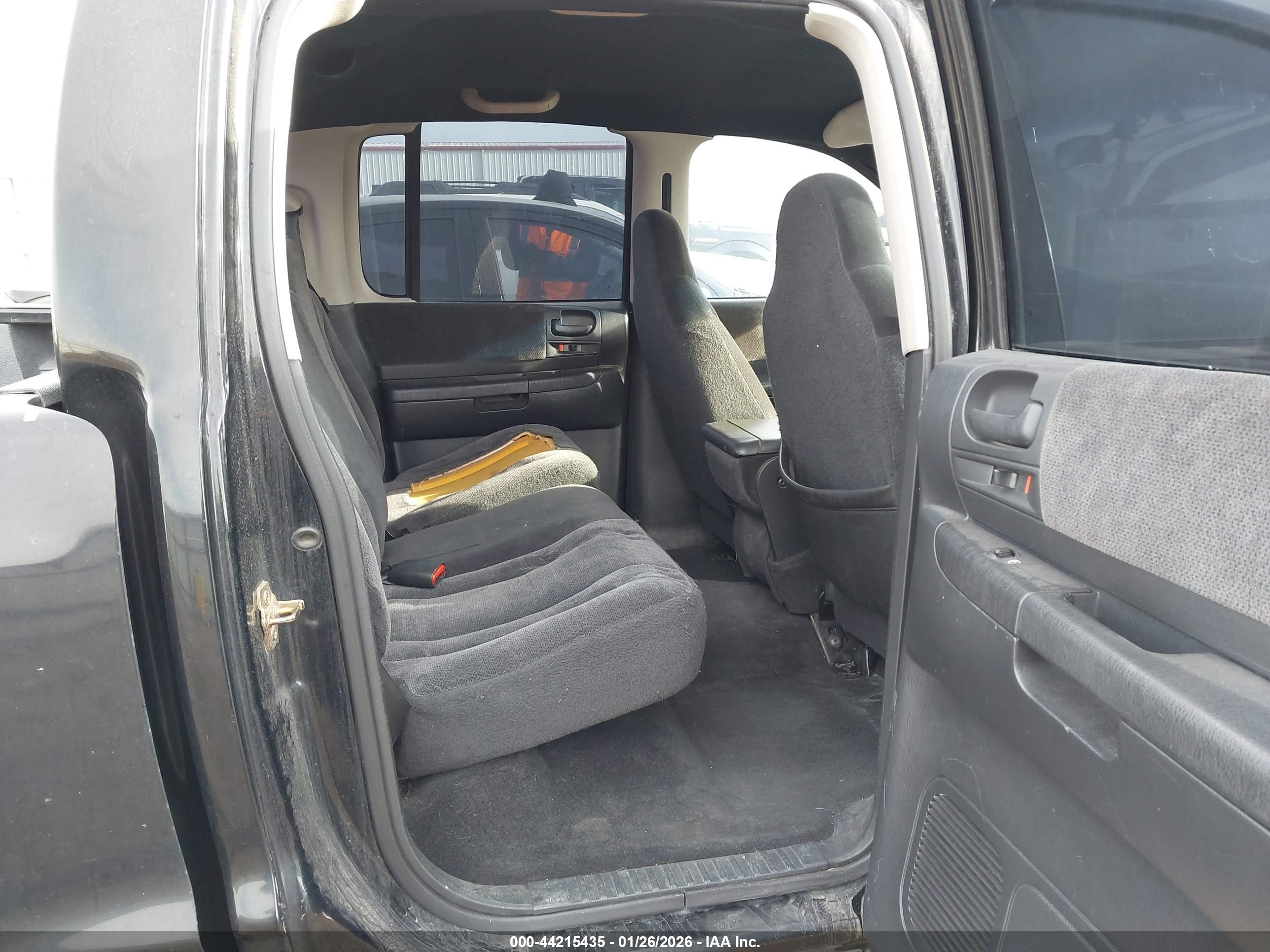 DODGE DAKOTA image 8