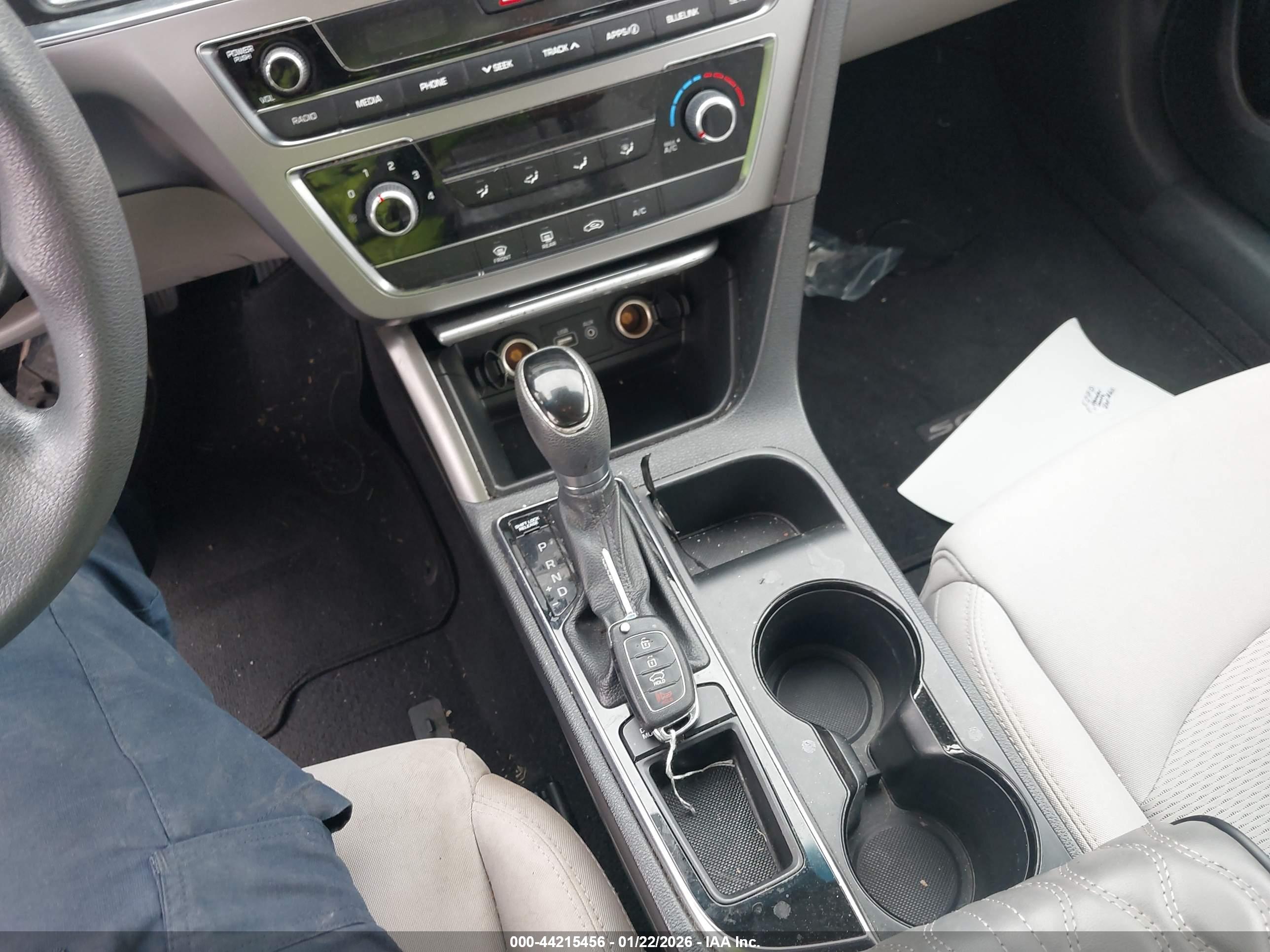 HYUNDAI SONATA image 11