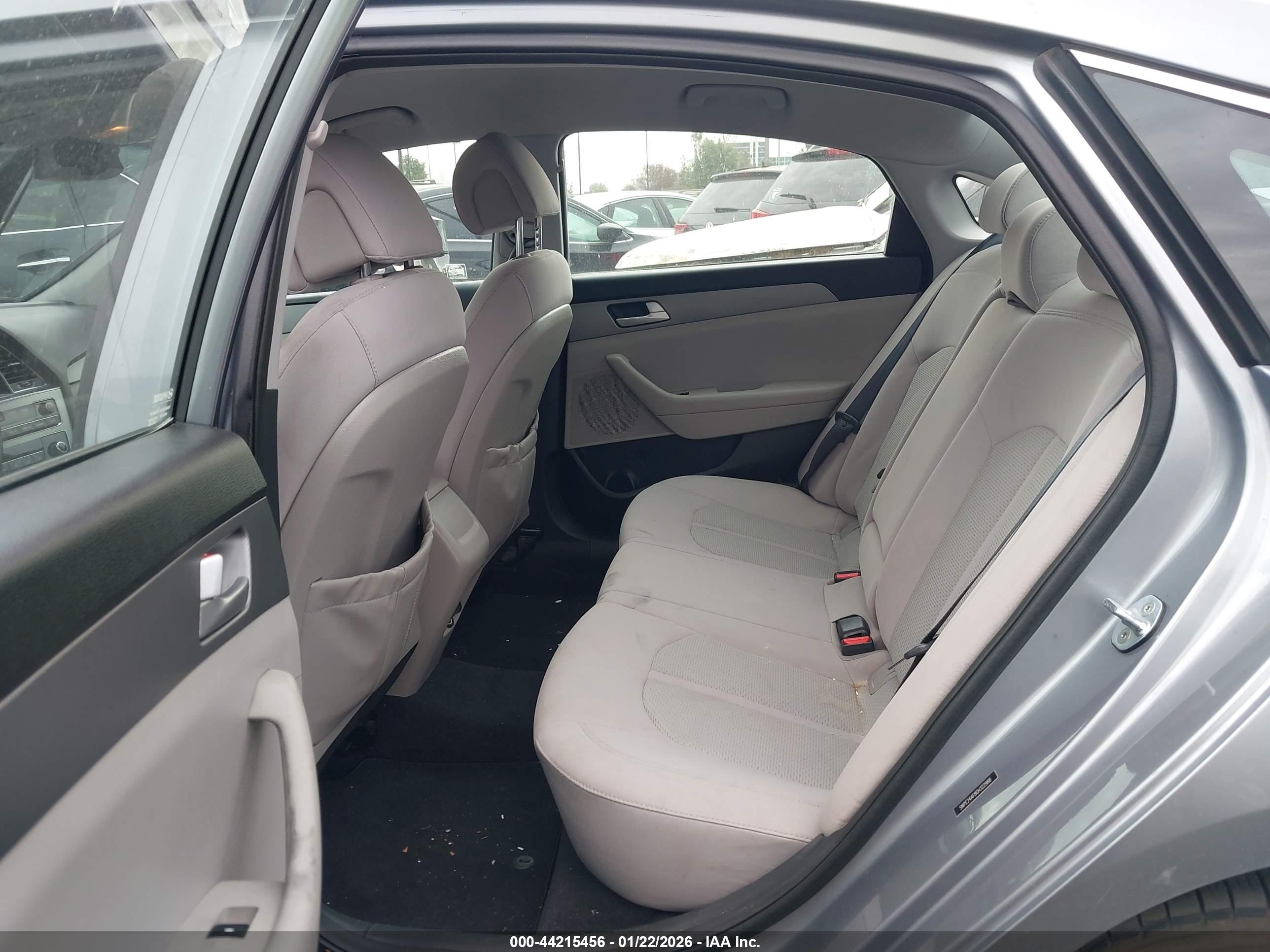 HYUNDAI SONATA image 8
