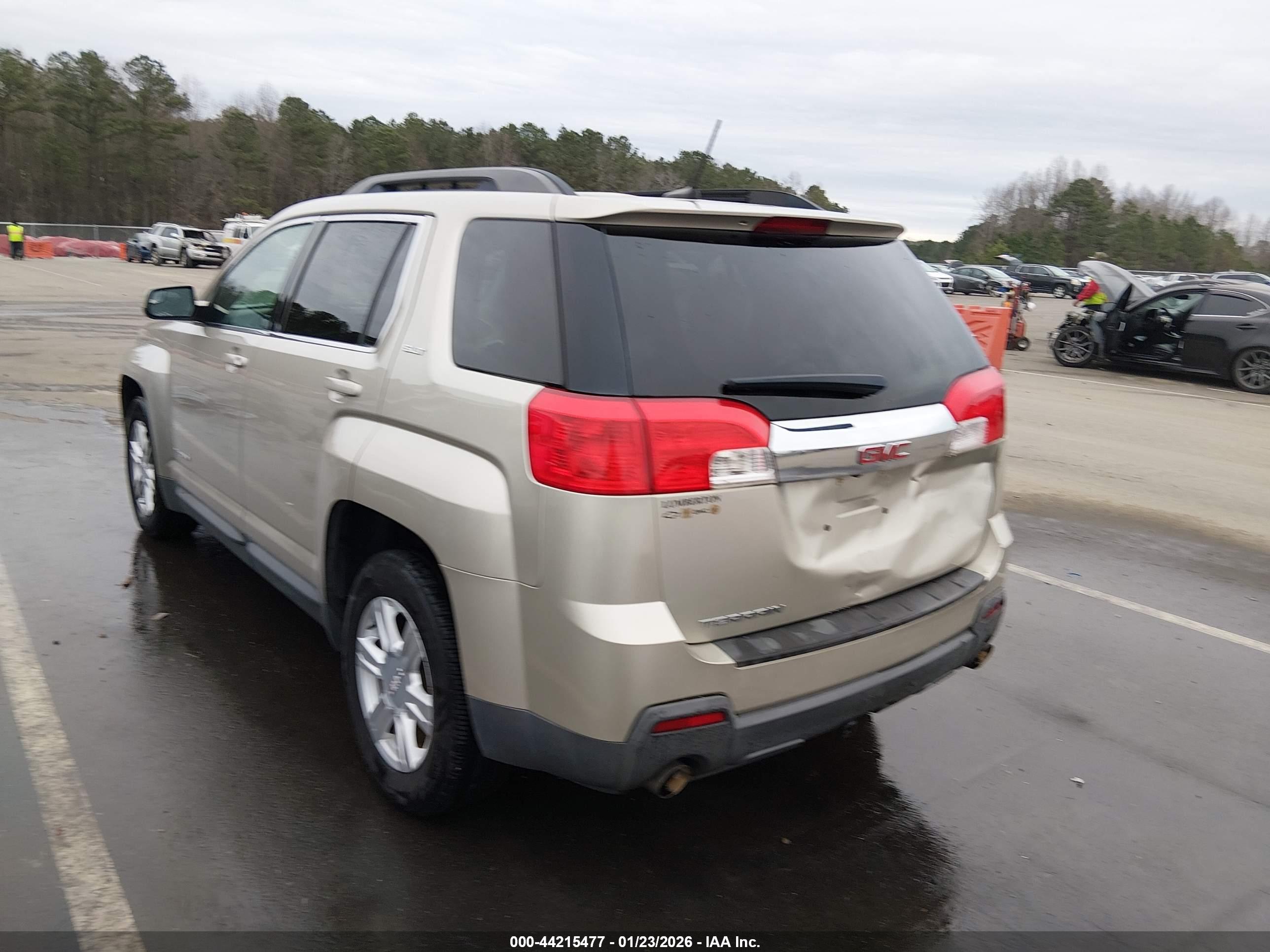 GMC TERRAIN image 3