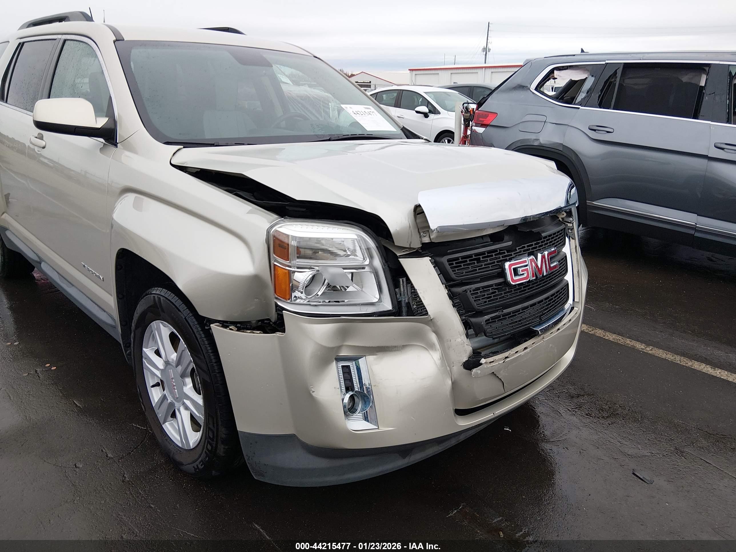 GMC TERRAIN image 6