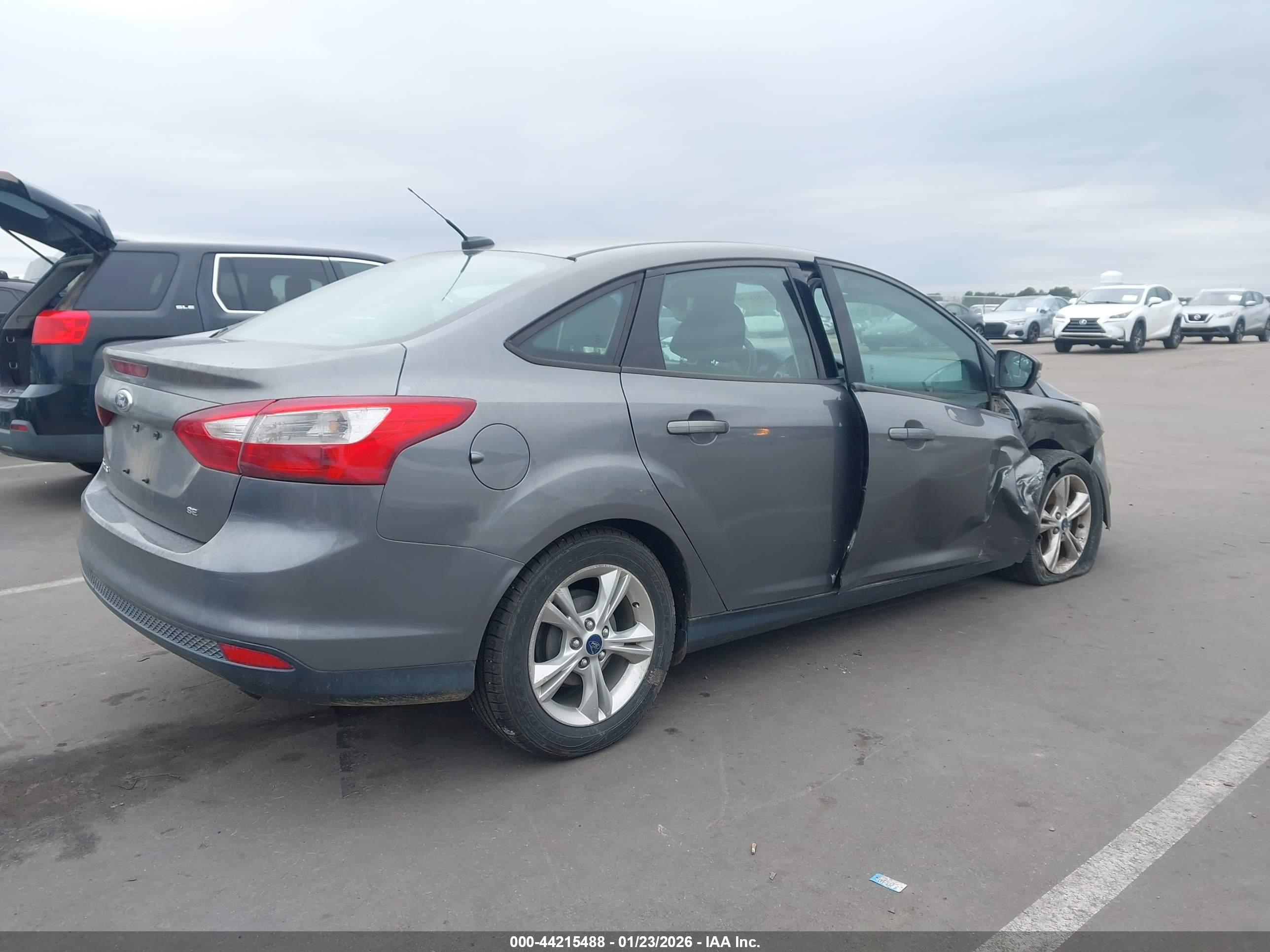 FORD FOCUS image 4