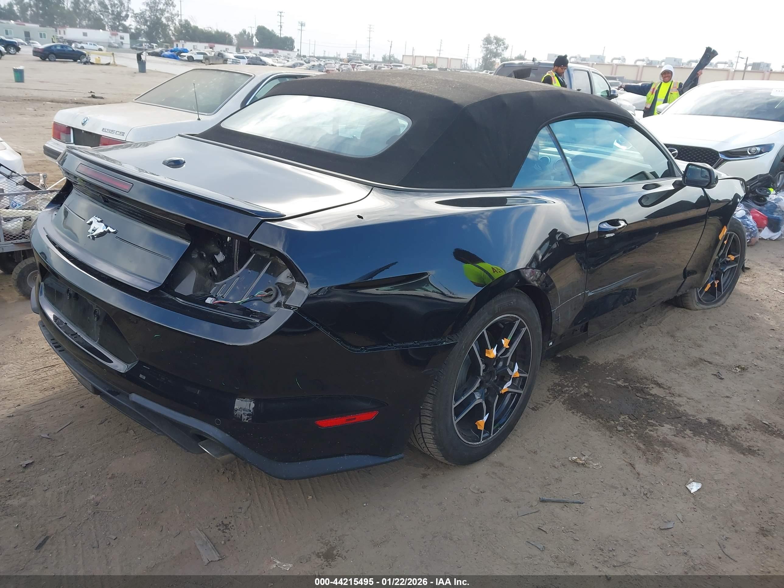 FORD MUSTANG image 4