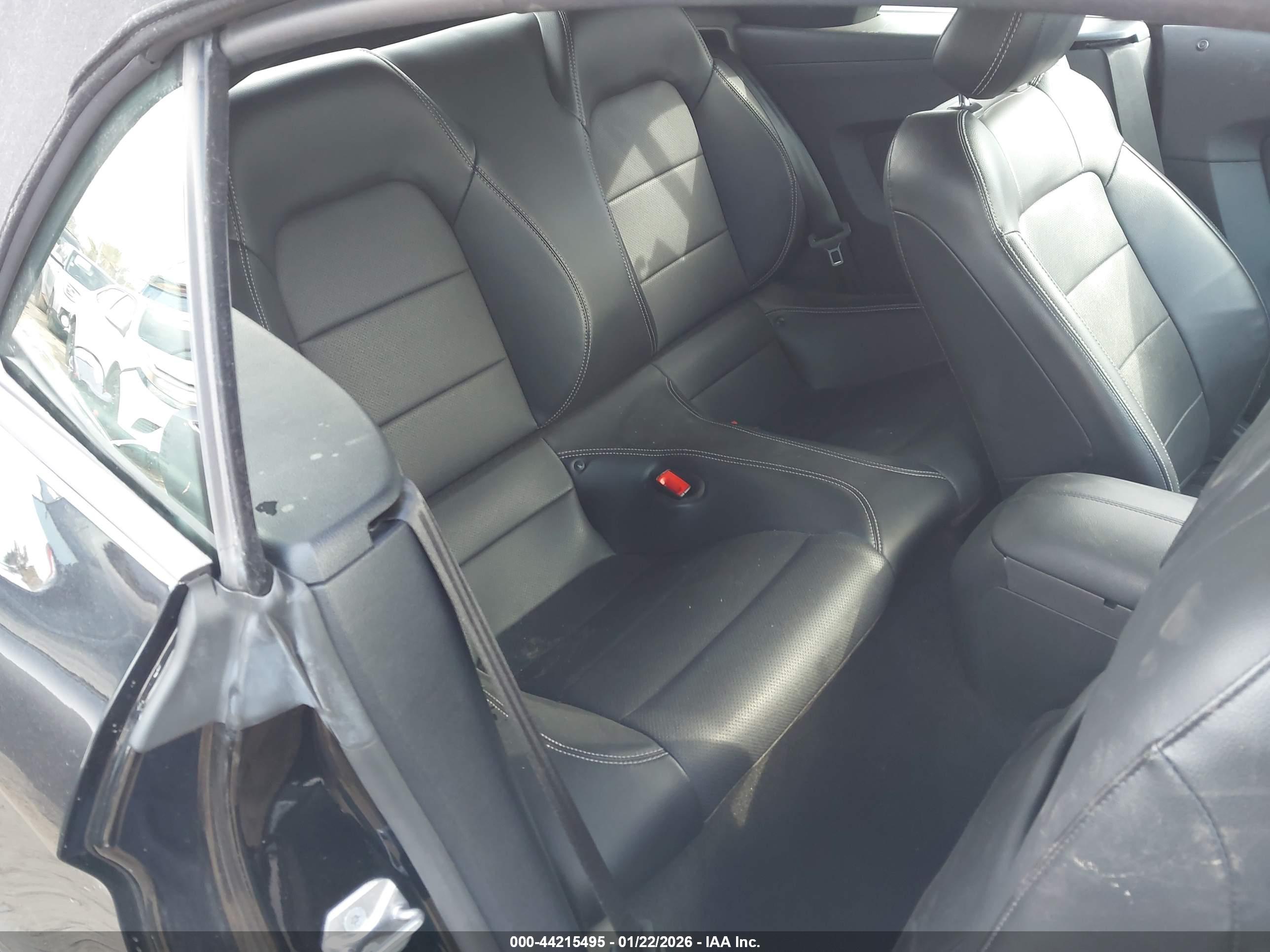 FORD MUSTANG image 8