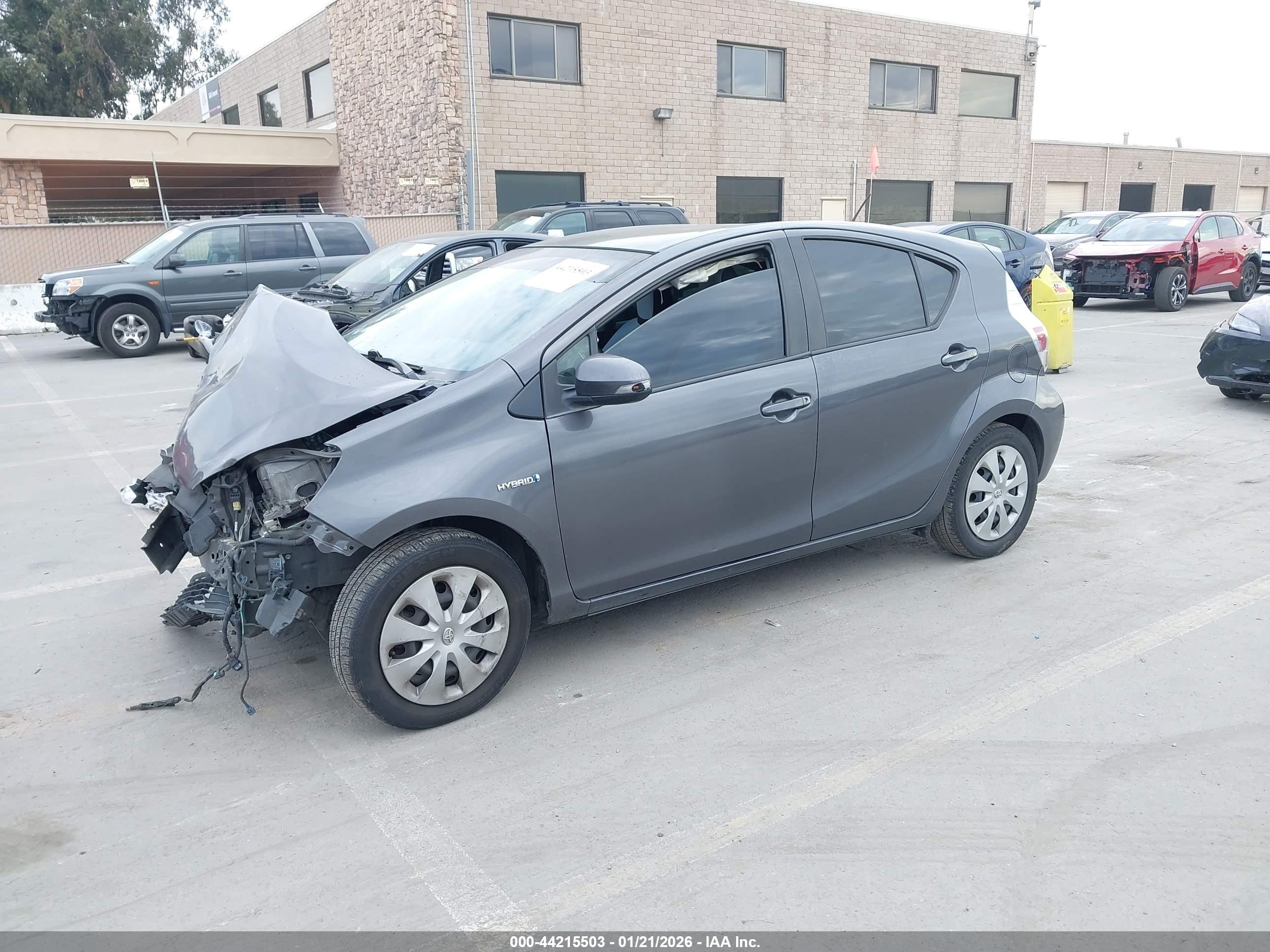 TOYOTA PRIUS image 2