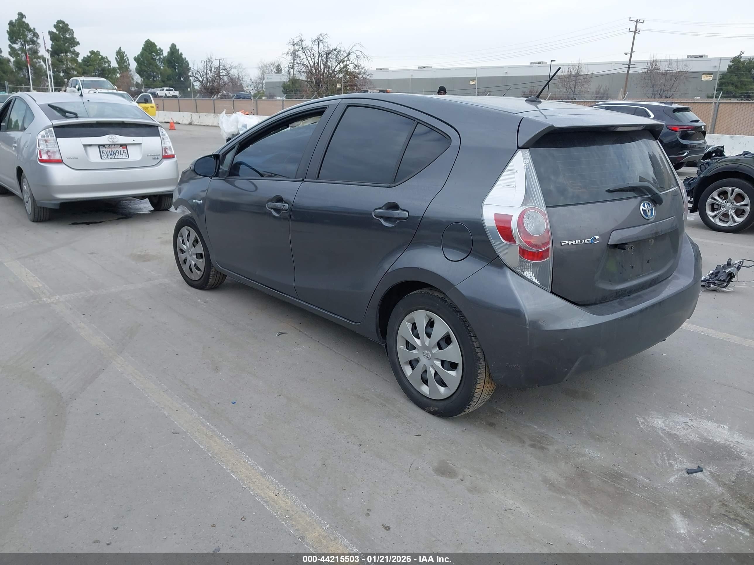 TOYOTA PRIUS image 3