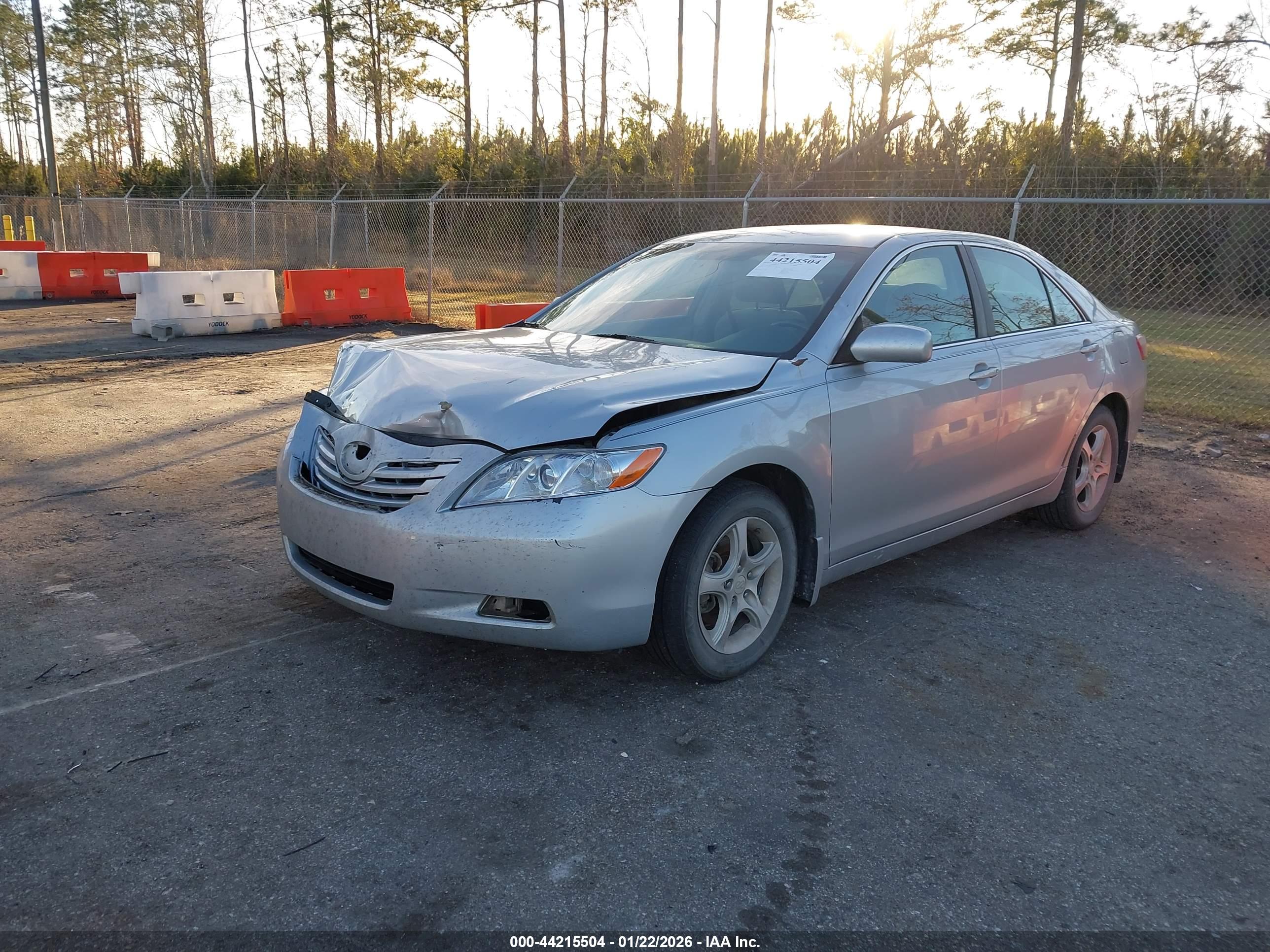 TOYOTA CAMRY image 2