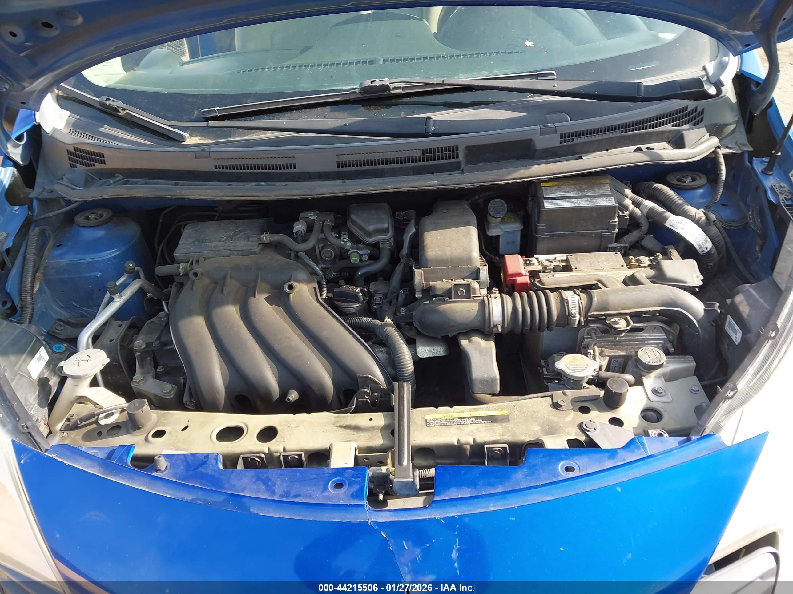 NISSAN VERSA image 10