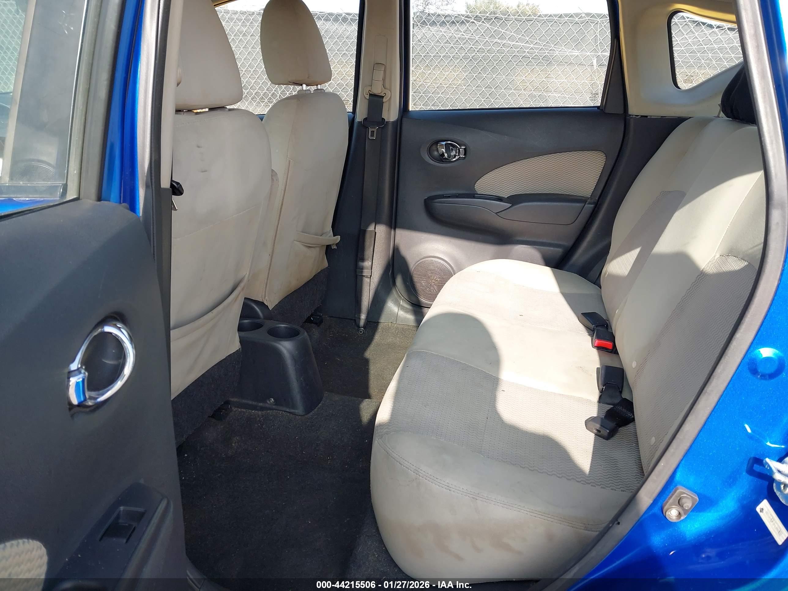 NISSAN VERSA image 8
