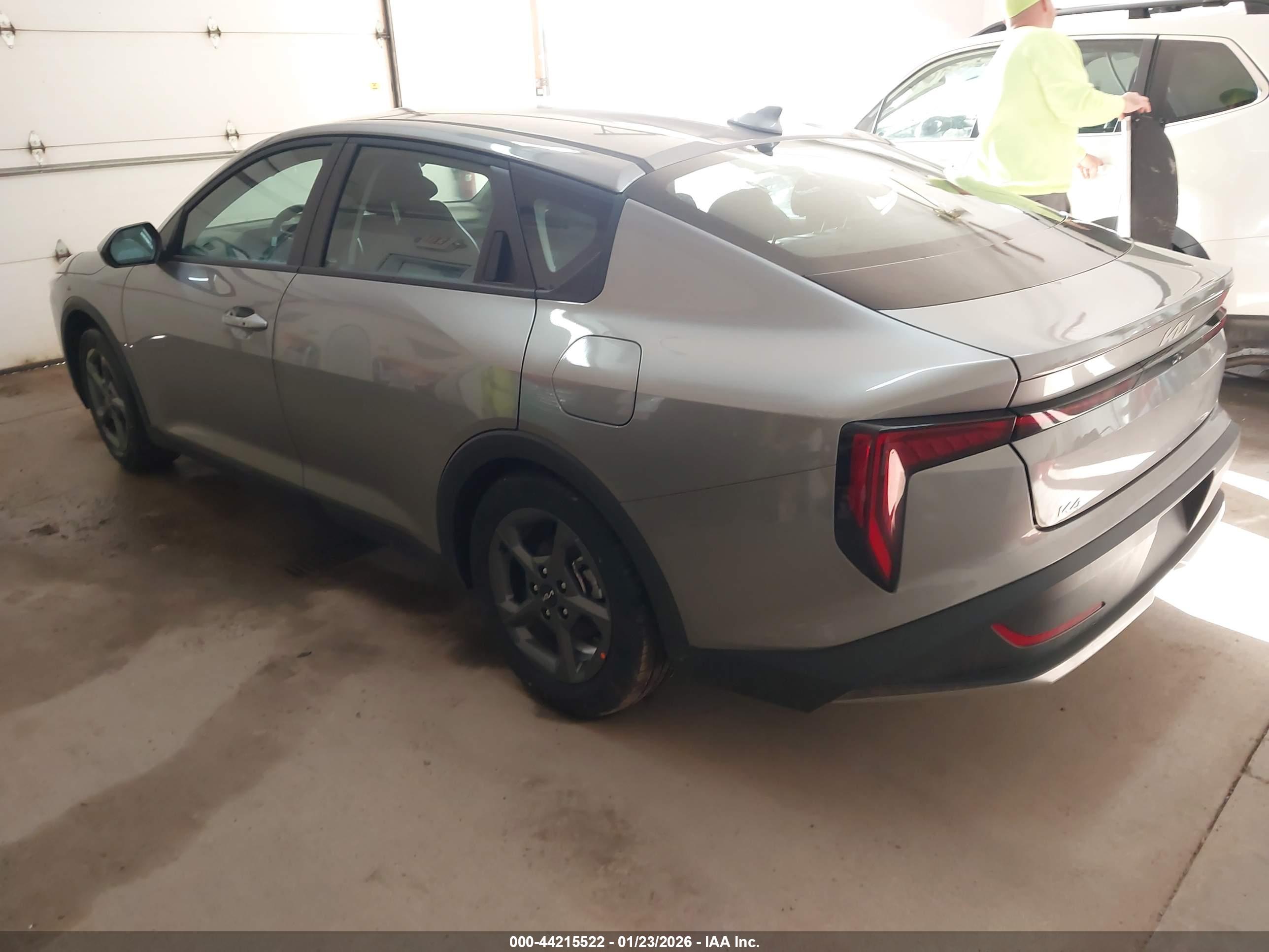 KIA K4 image 3