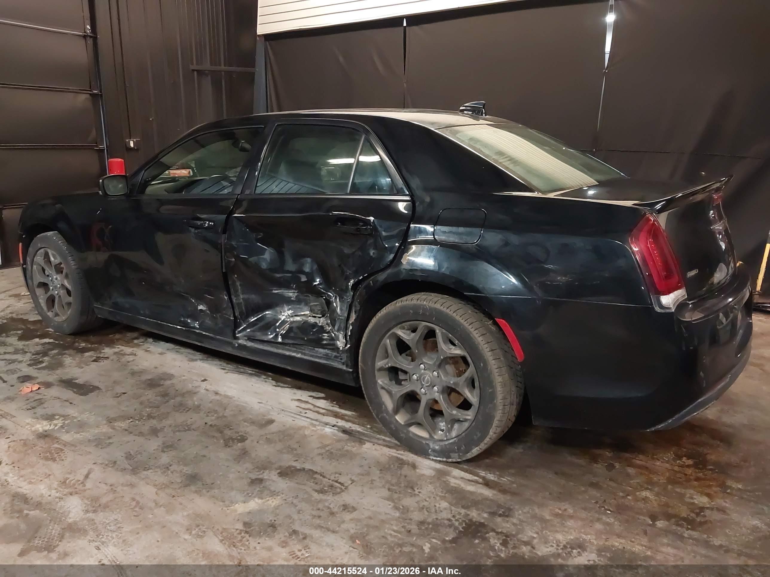 CHRYSLER 300 image 6