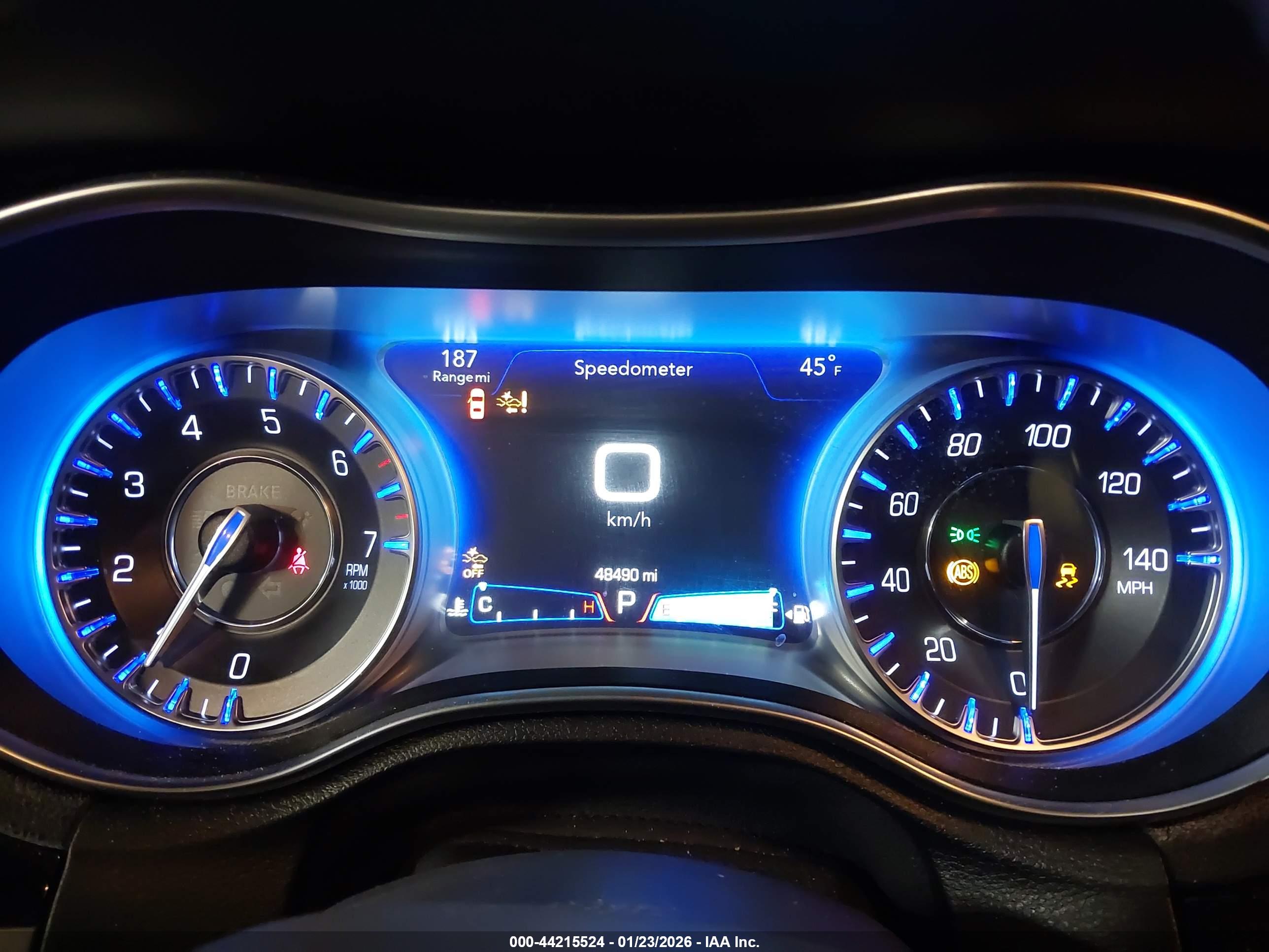 CHRYSLER 300 image 7