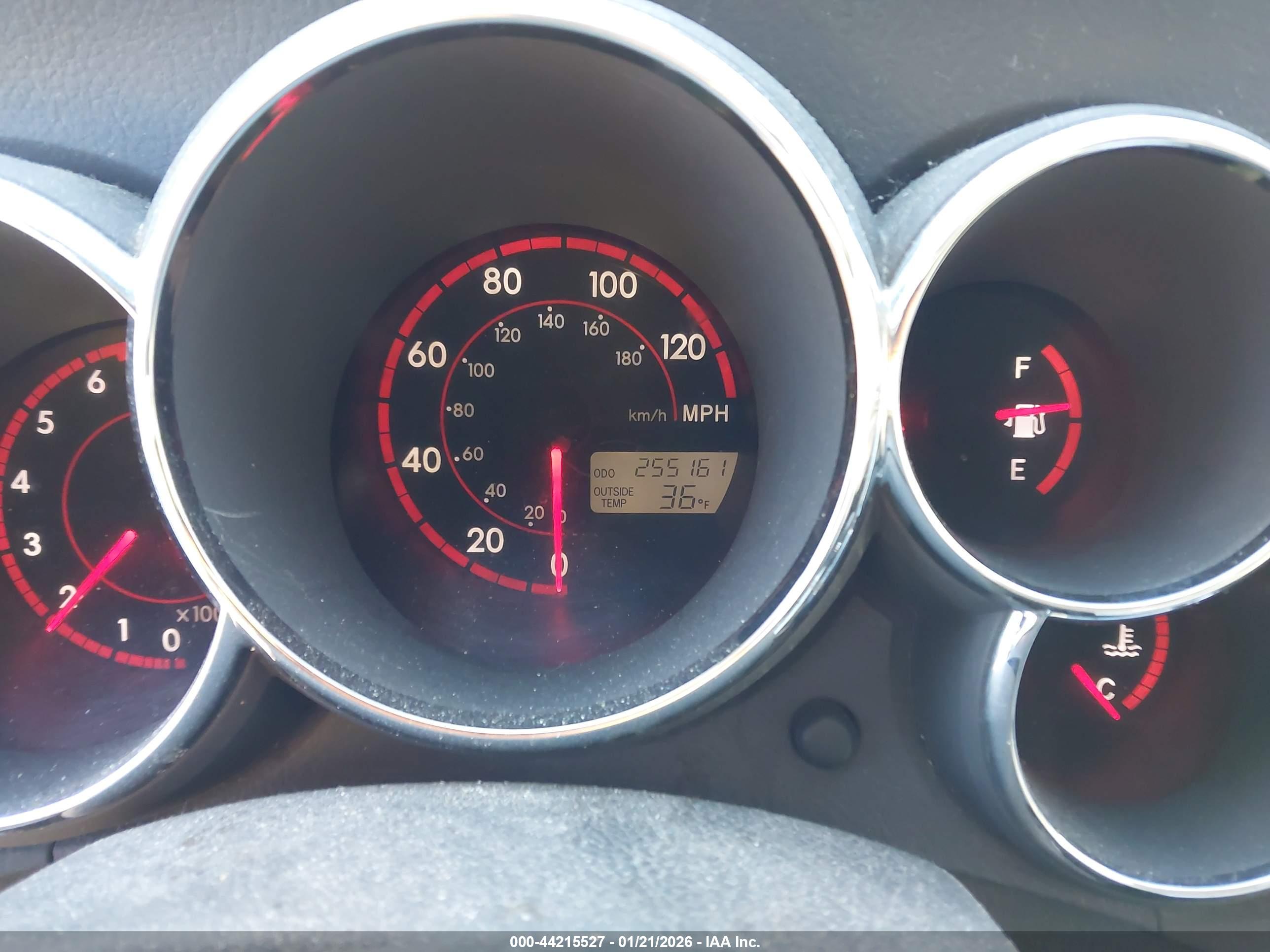 PONTIAC VIBE image 7