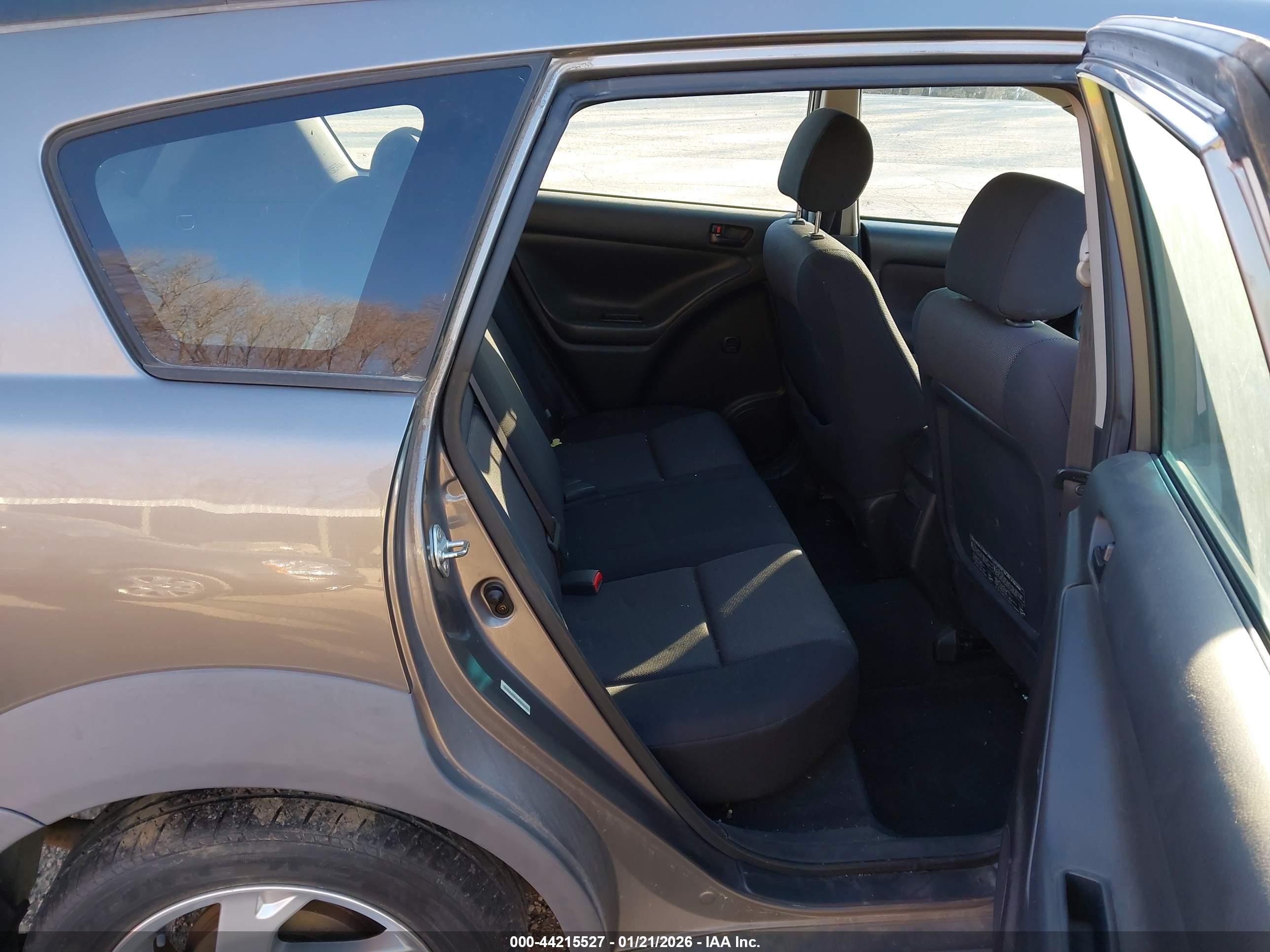 PONTIAC VIBE image 8